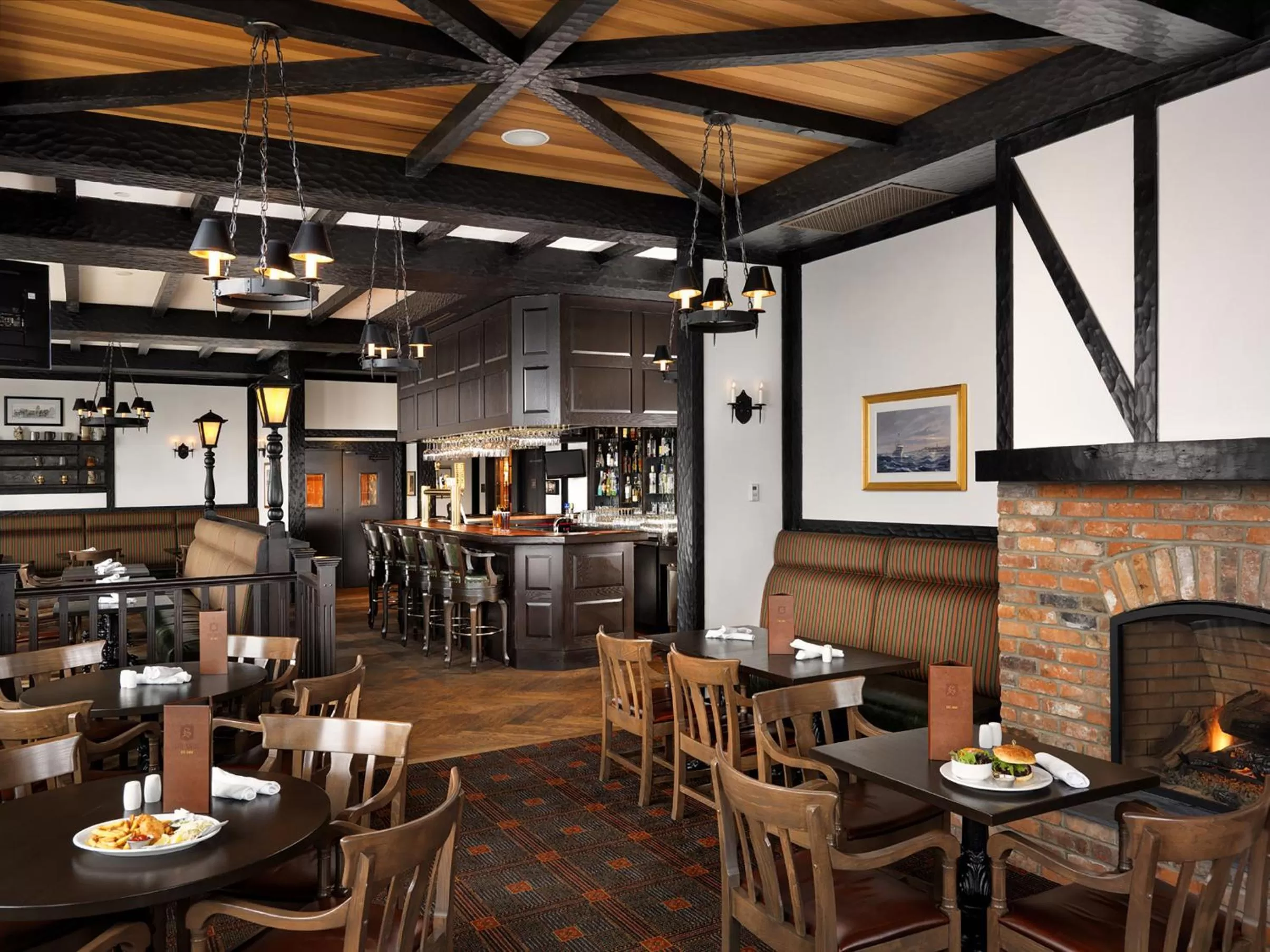 Restaurant/places to eat in Oak Bay Beach Hotel