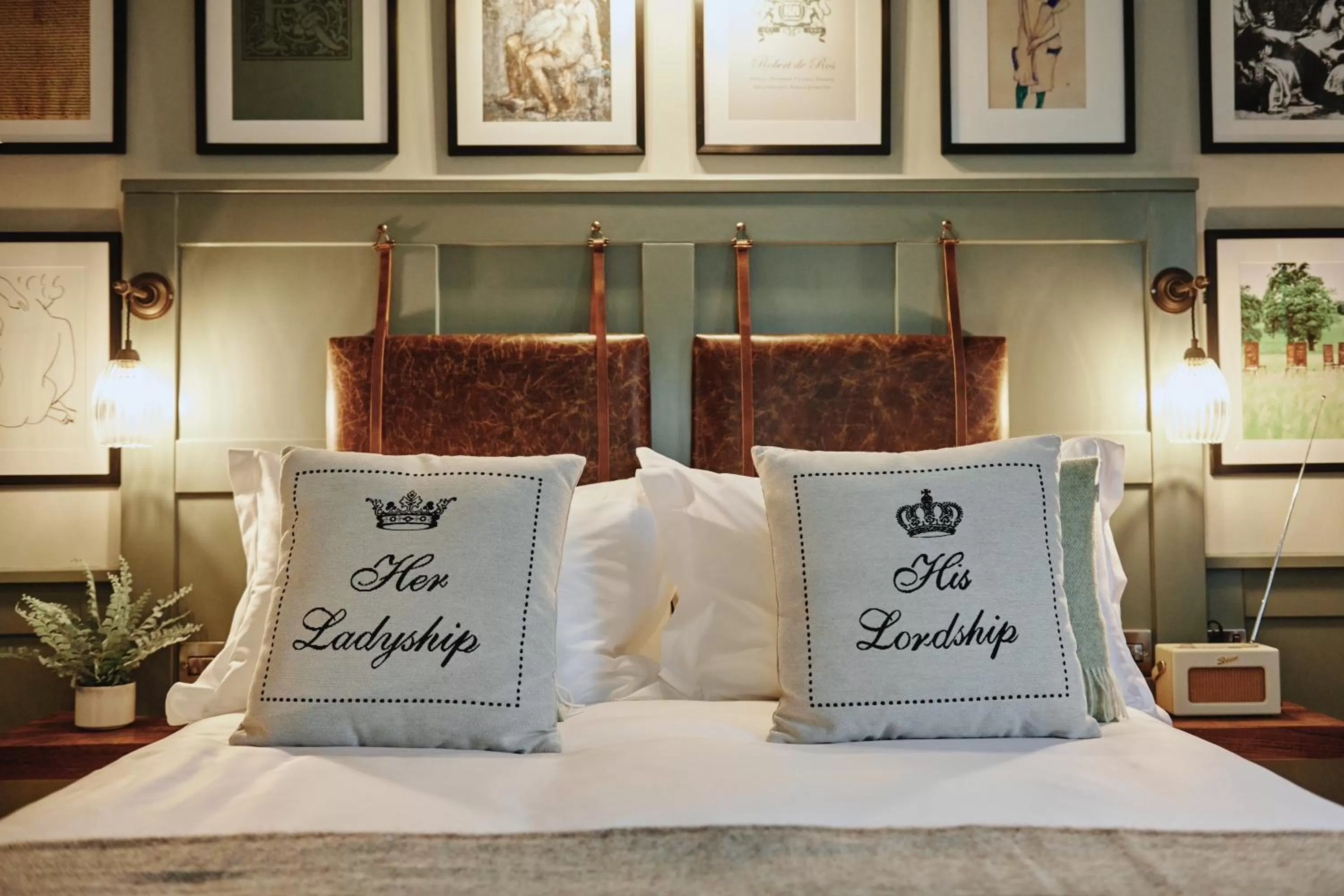 Bed in Kings Arms - Egham-Windsor