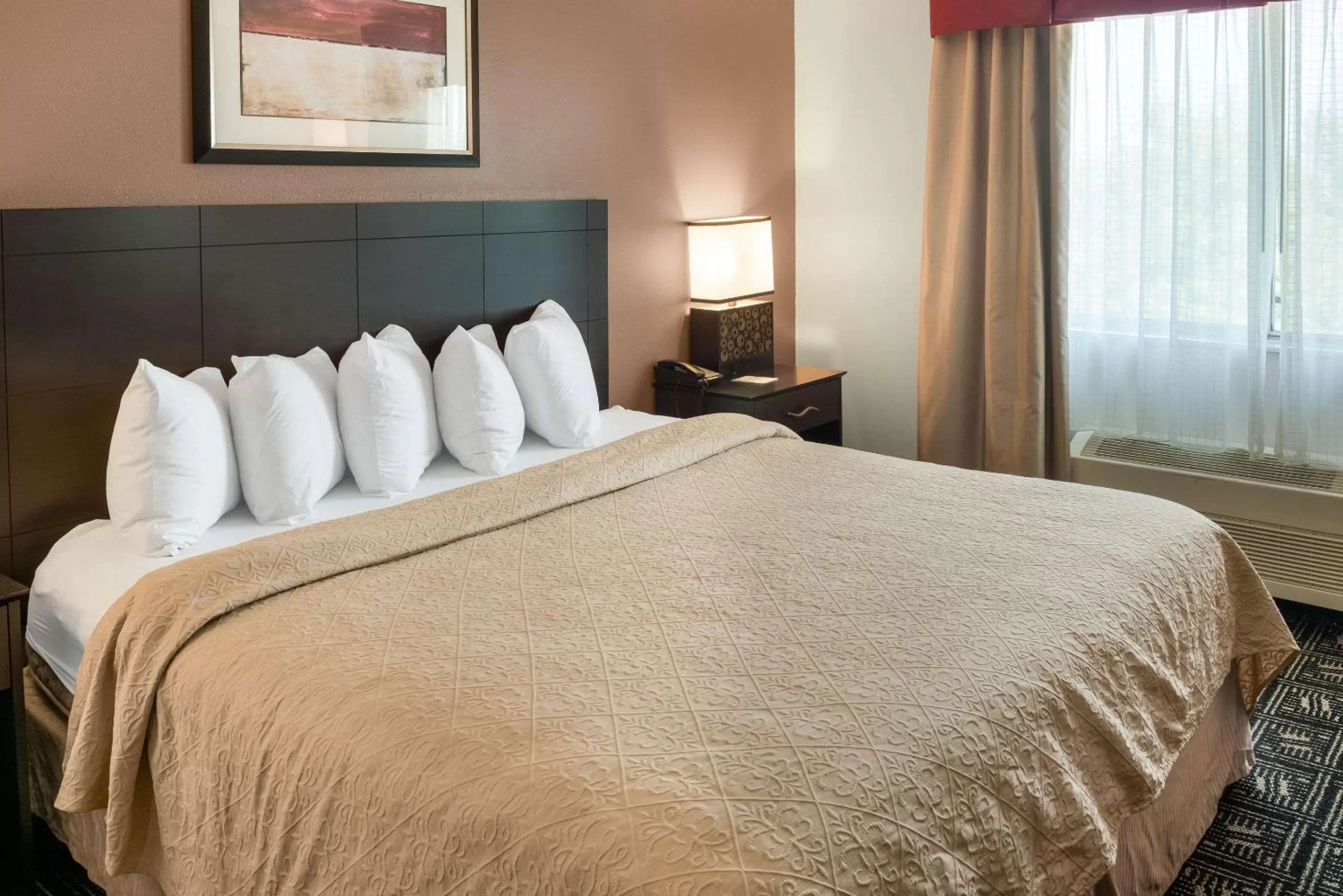 Photo of the whole room, Bed in Quality Inn & Suites Mankato East