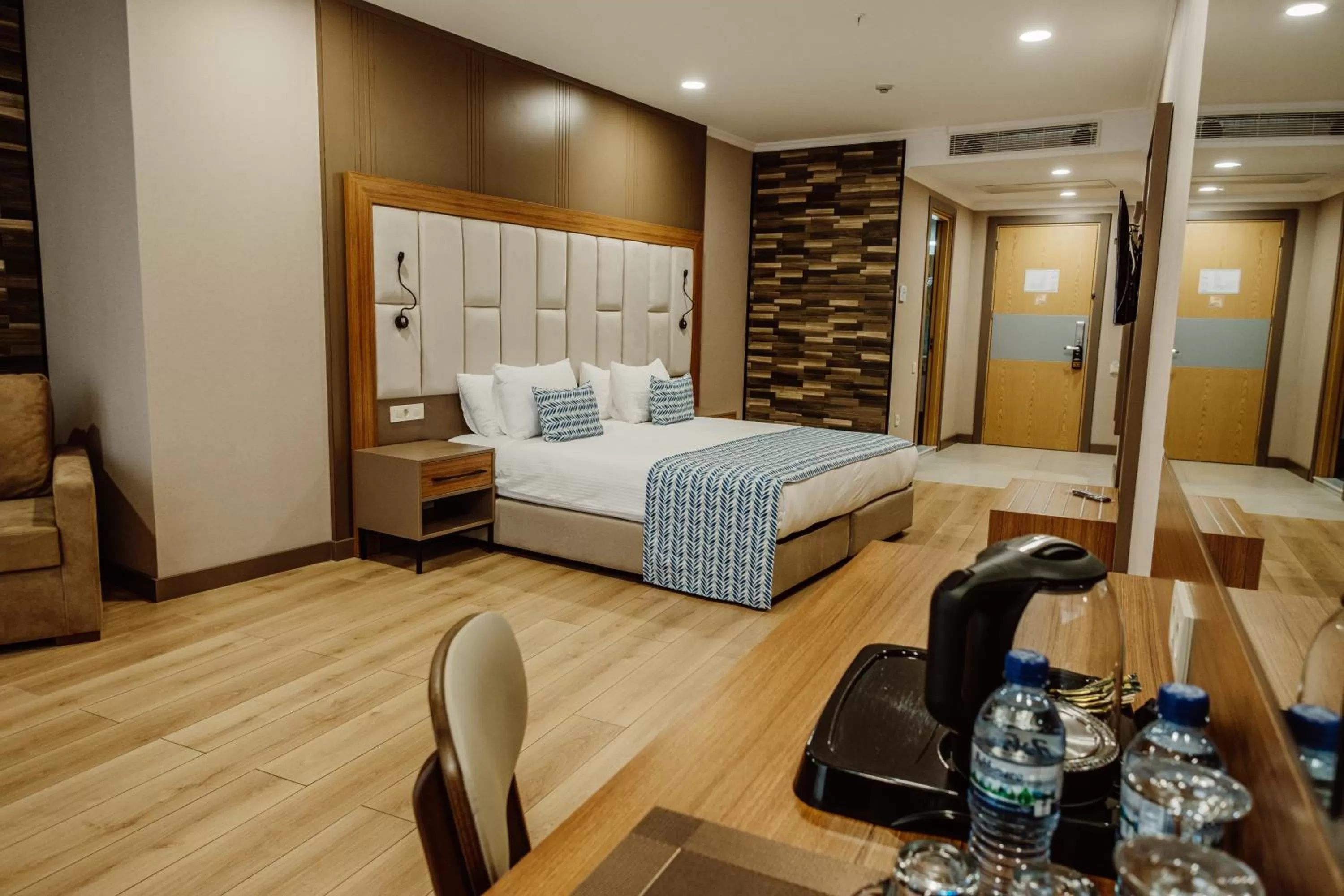 Photo of the whole room, Bed in King Solomon Batumi Hotel