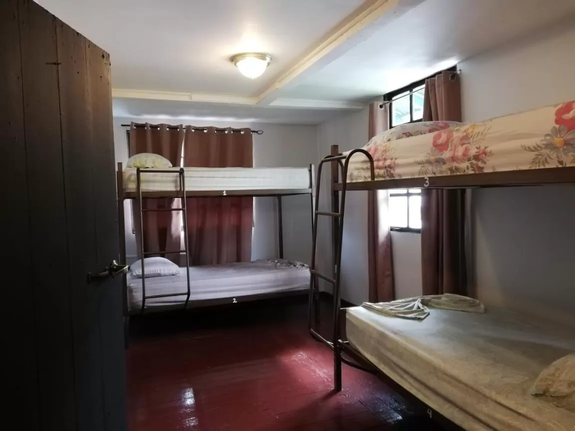 Bed in 8-Bed Mixed Dormitory Room in La Casa de Doña Cata