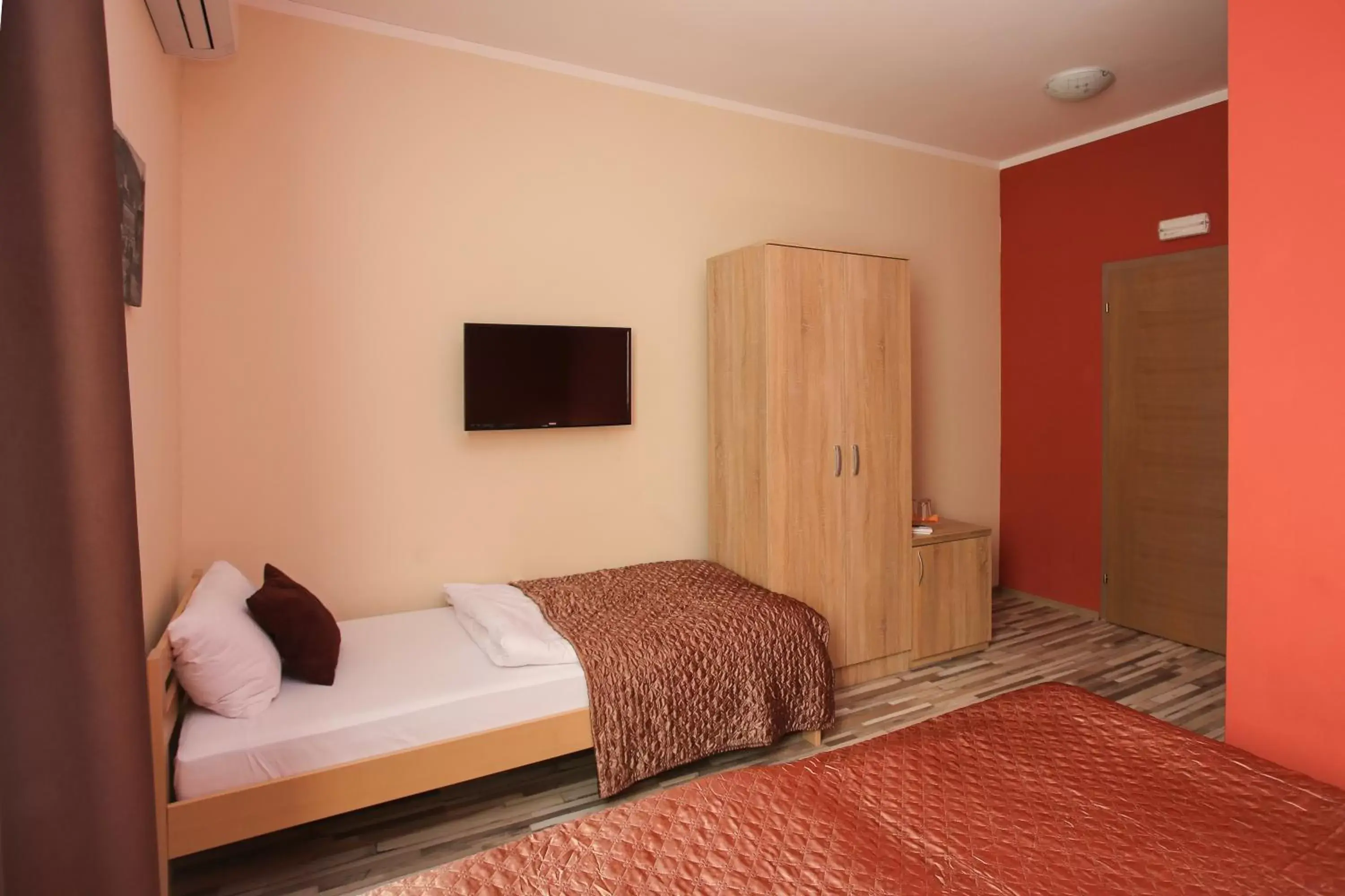 Triple Room in Hotel Hana Triple Room in Hotel Hana