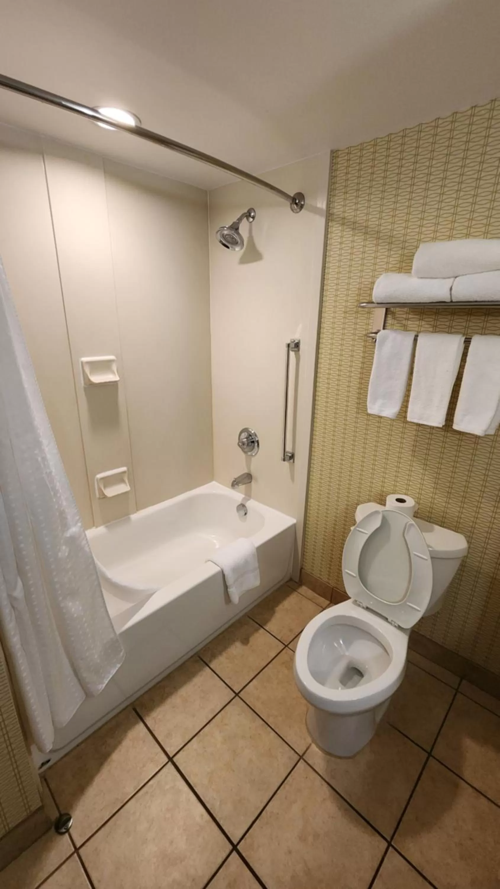 Shower in Kittanning Plaza Hotel