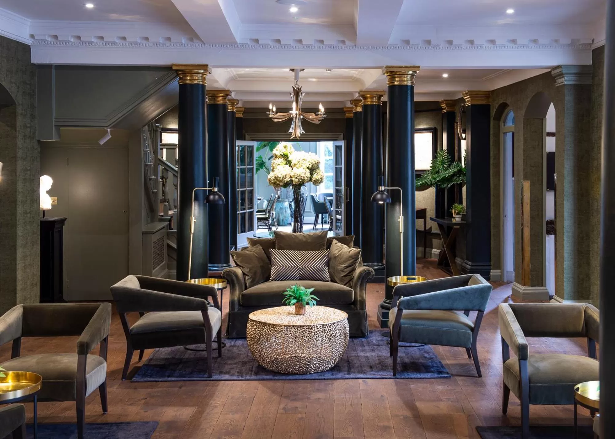 Lobby or reception in Bush Hotel Farnham