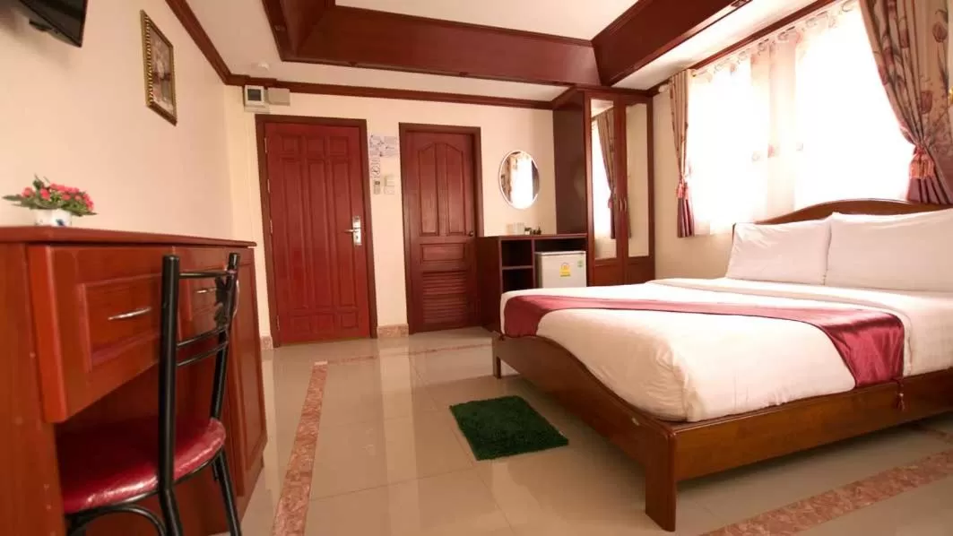 Bed in Bluebird Inn Pattaya