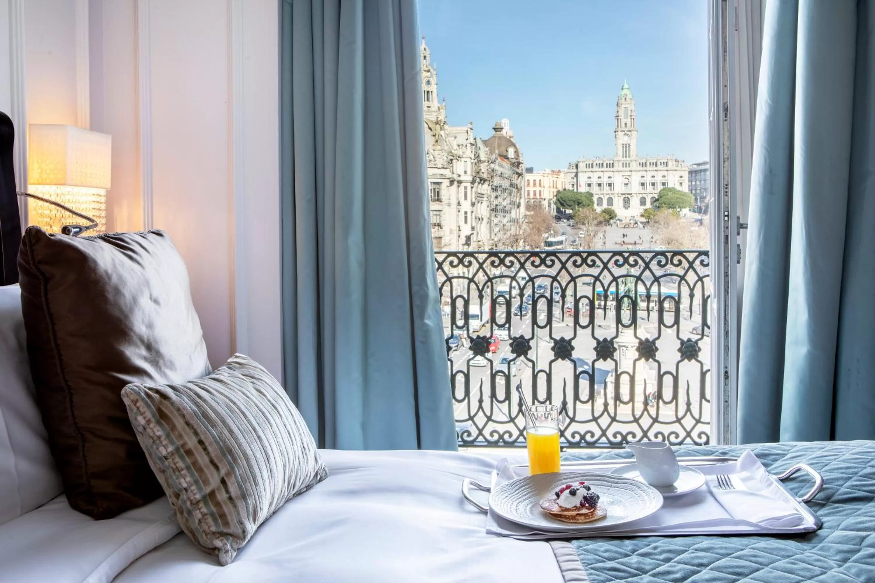 Property building, Bed in InterContinental Porto - Palacio das Cardosas by IHG