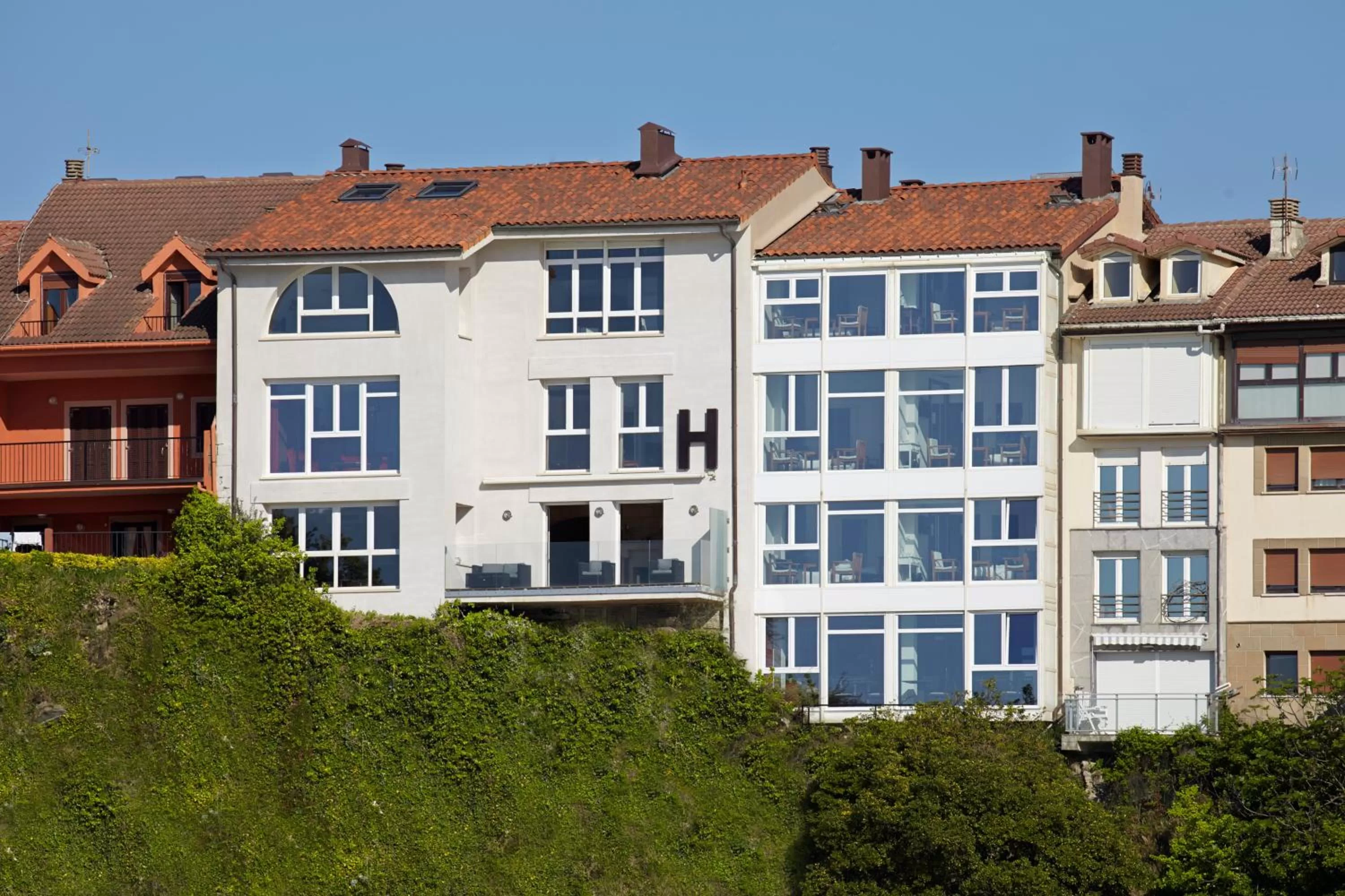 Facade/entrance in Saiaz Getaria Hotela