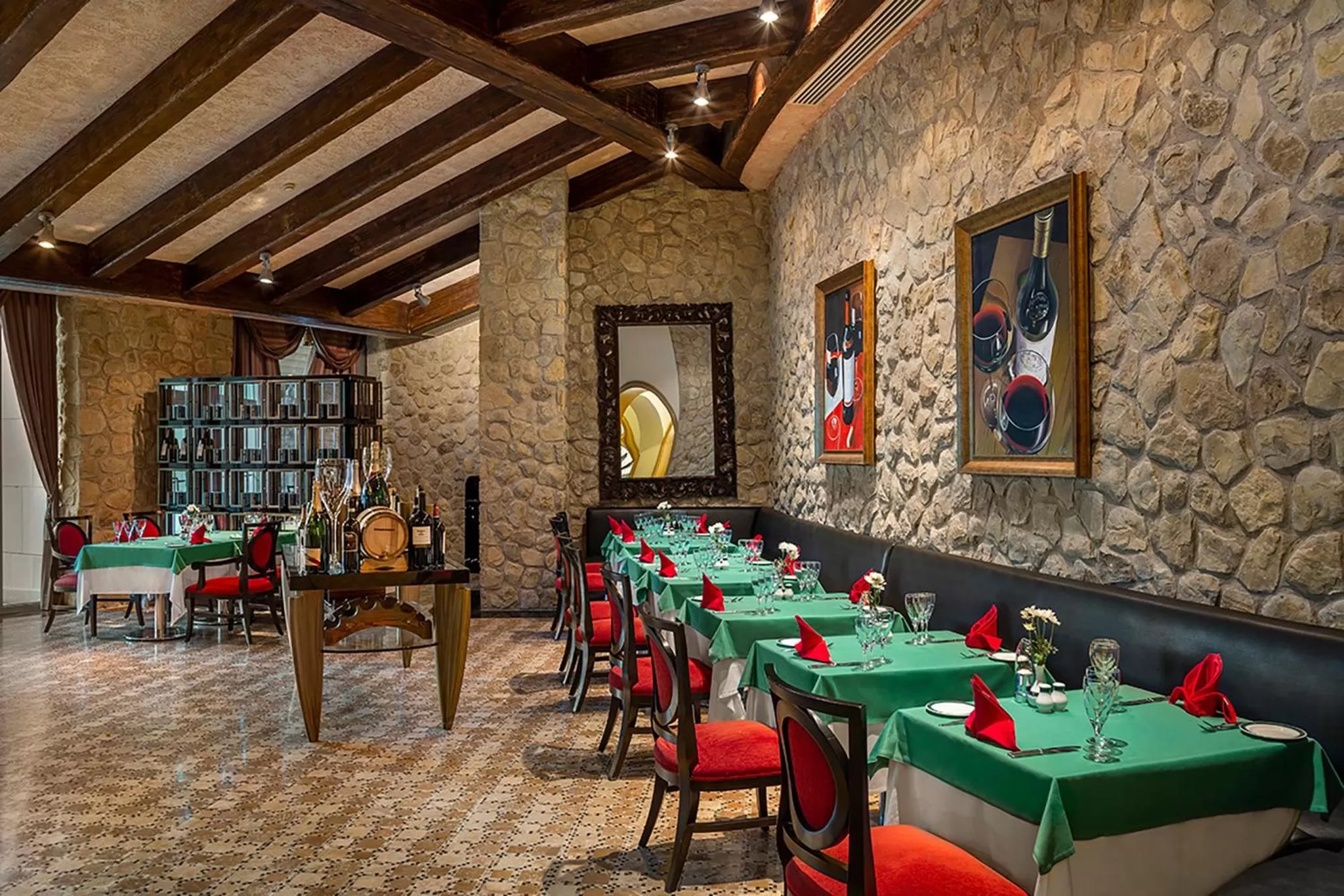 Restaurant/places to eat in Calista Luxury Resort