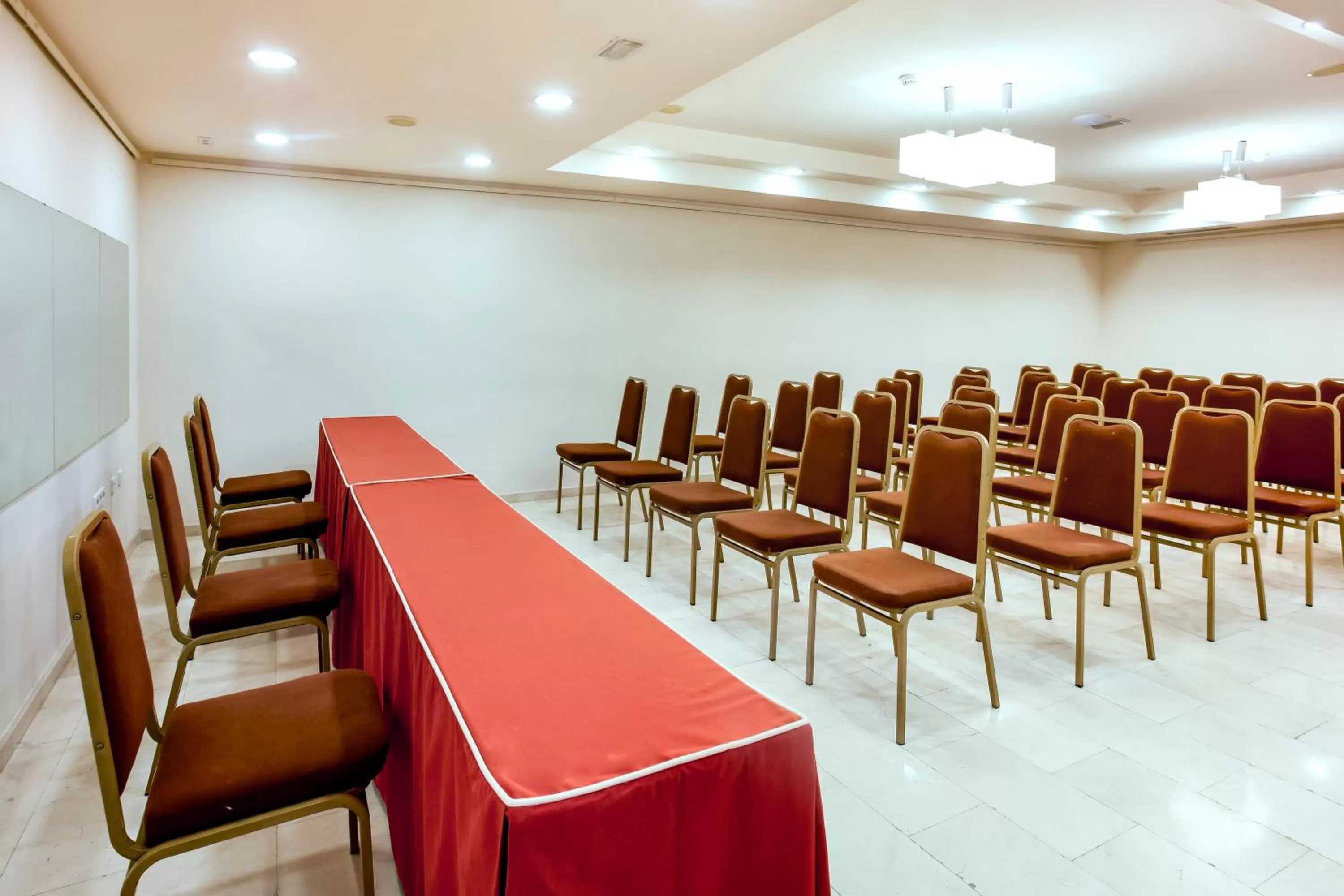 Business facilities in B&B HOTEL Cartagena Cartagonova