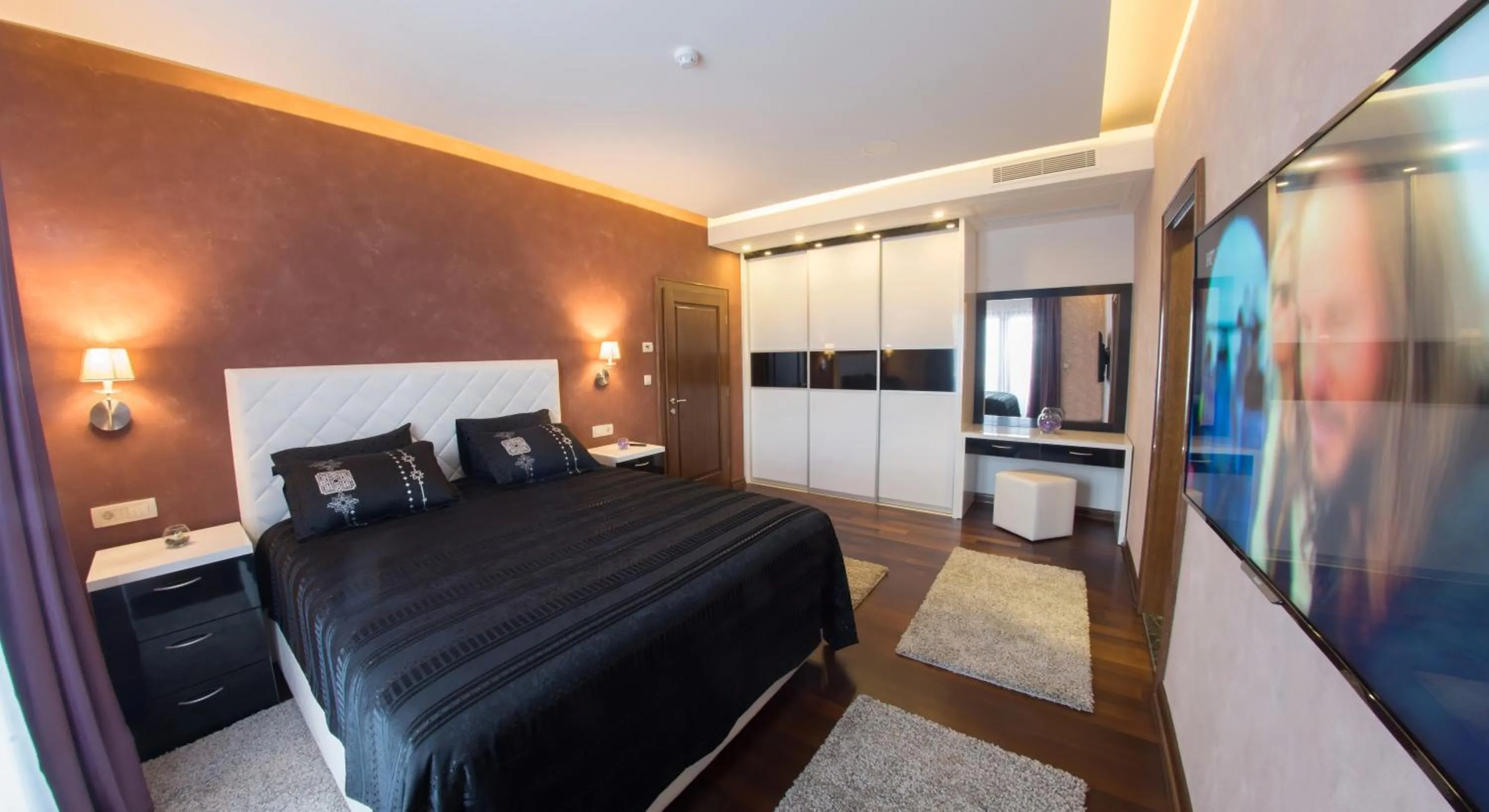 TV and multimedia, Bed in Hotel Mostar