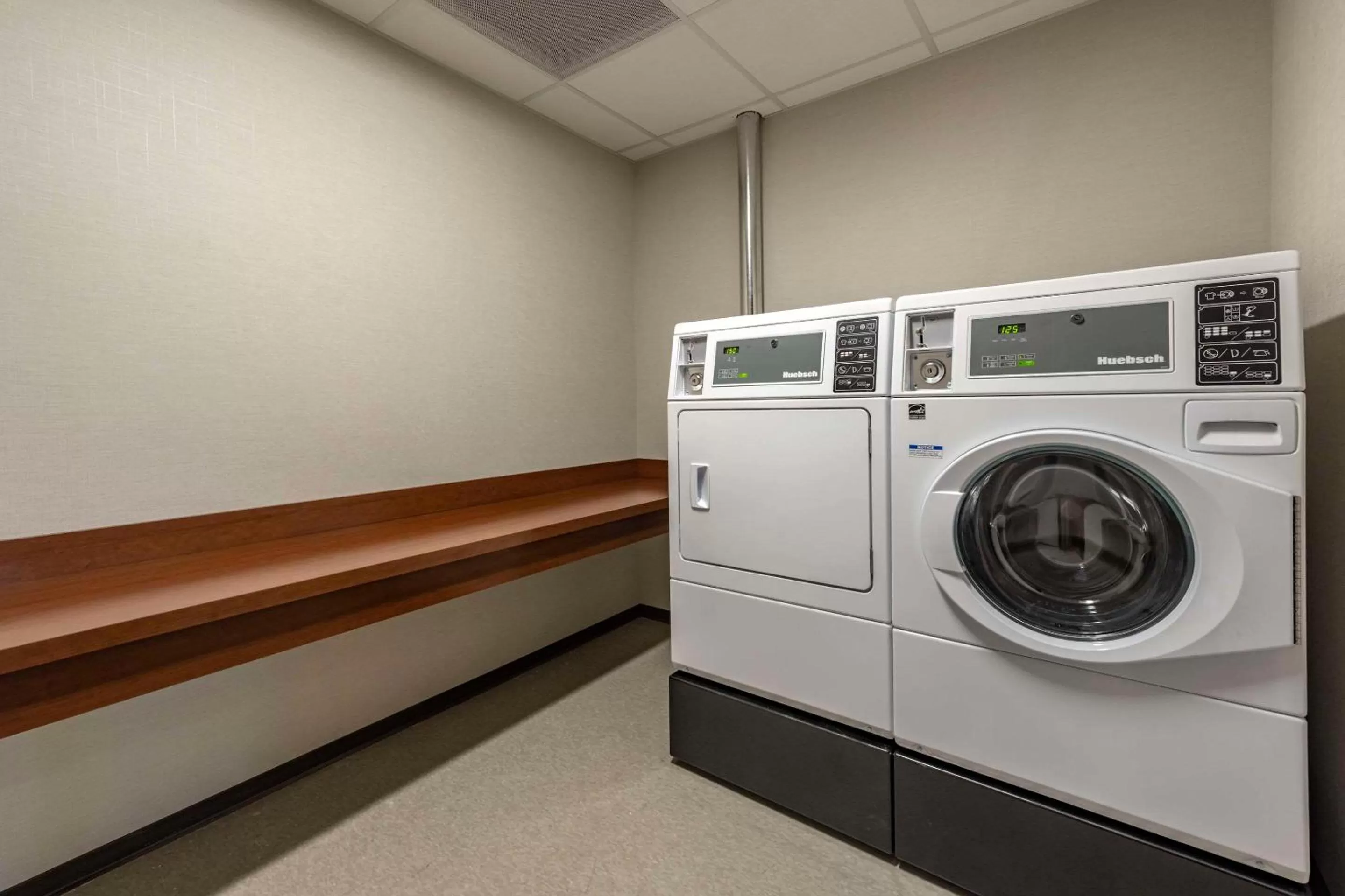 laundry in Comfort Inn & Suites Pittsburgh-Northshore