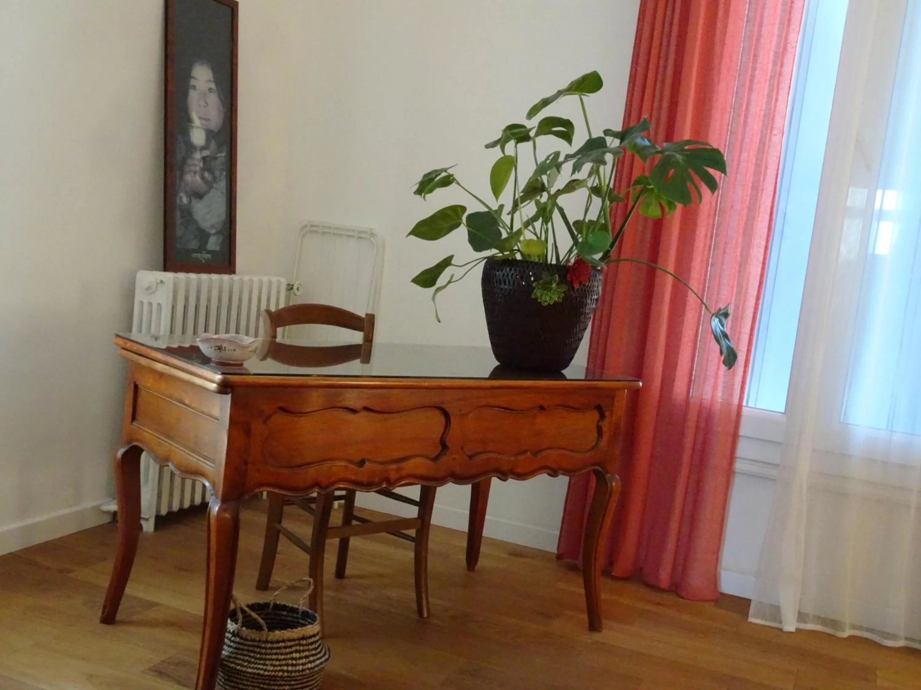 TV/Entertainment Center in La Villa STELLA