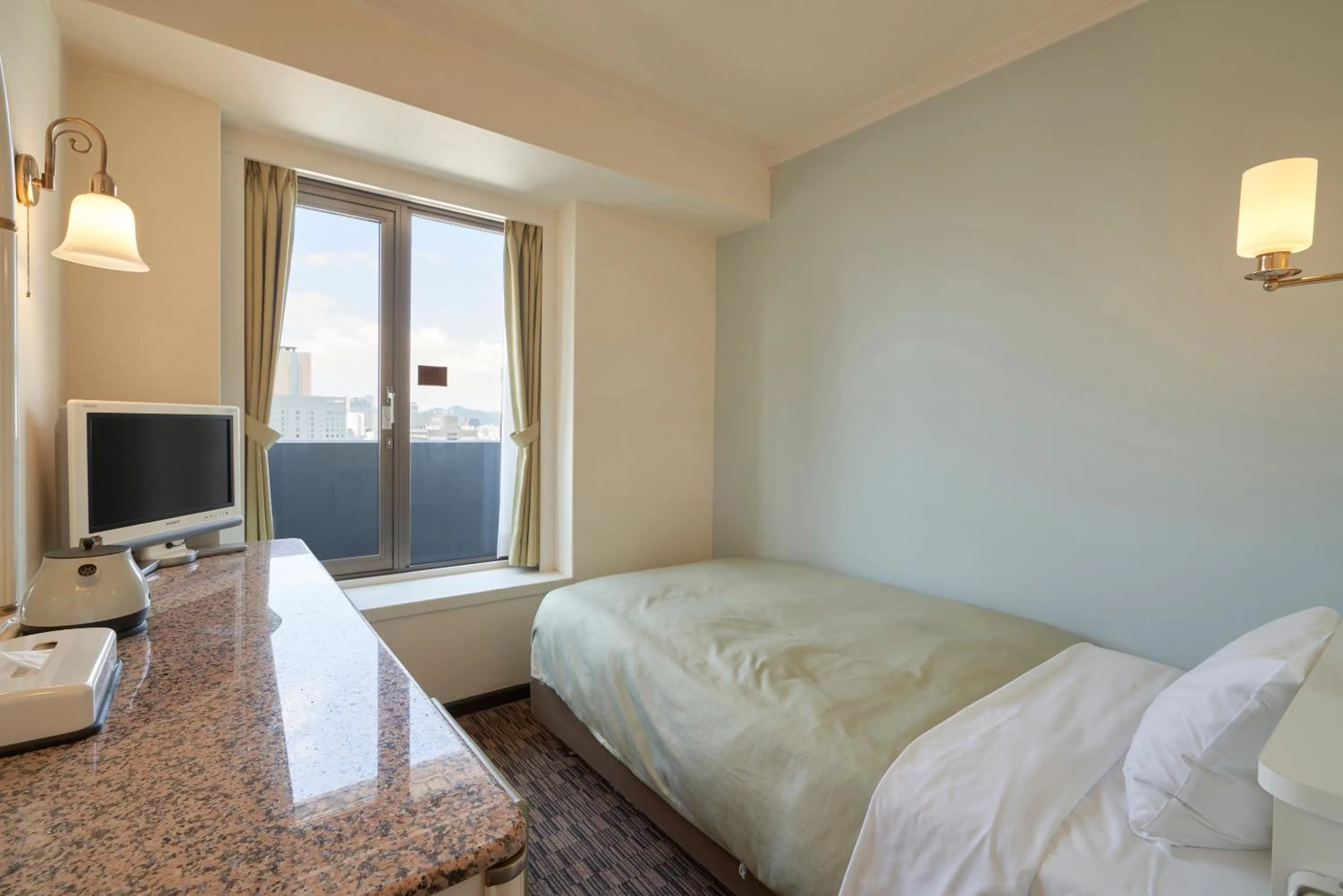 Photo of the whole room, Bed in Kobe Sannomiya Union Hotel