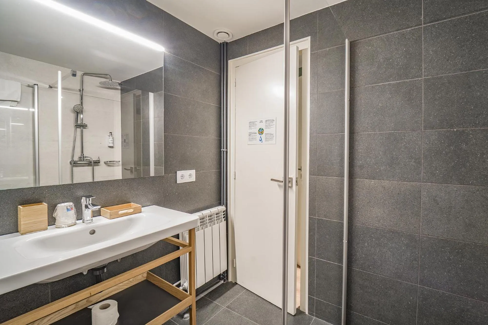 Bathroom in Glaner Hotel Cafe