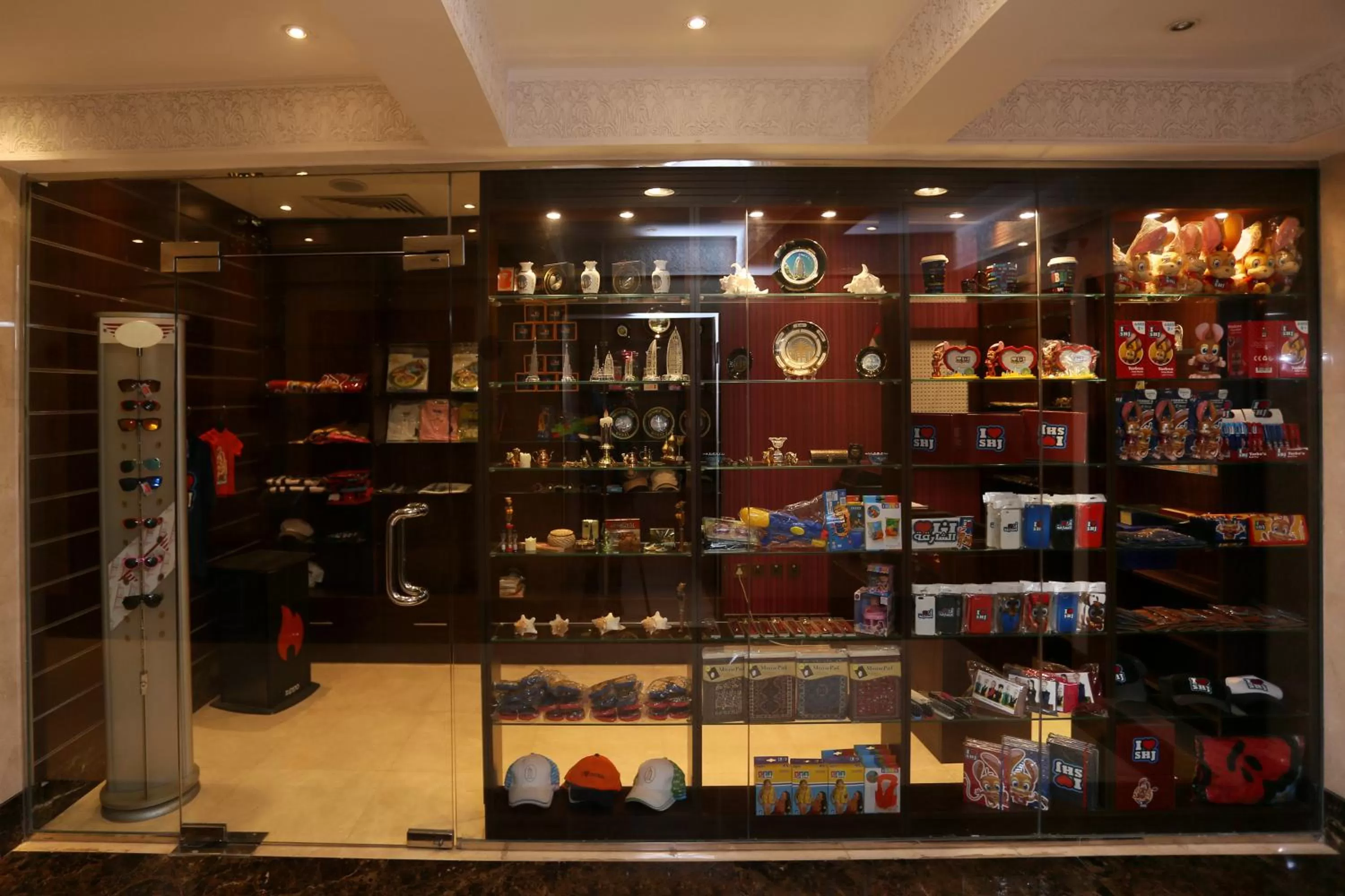 On-site shops in Al Hamra Hotel
