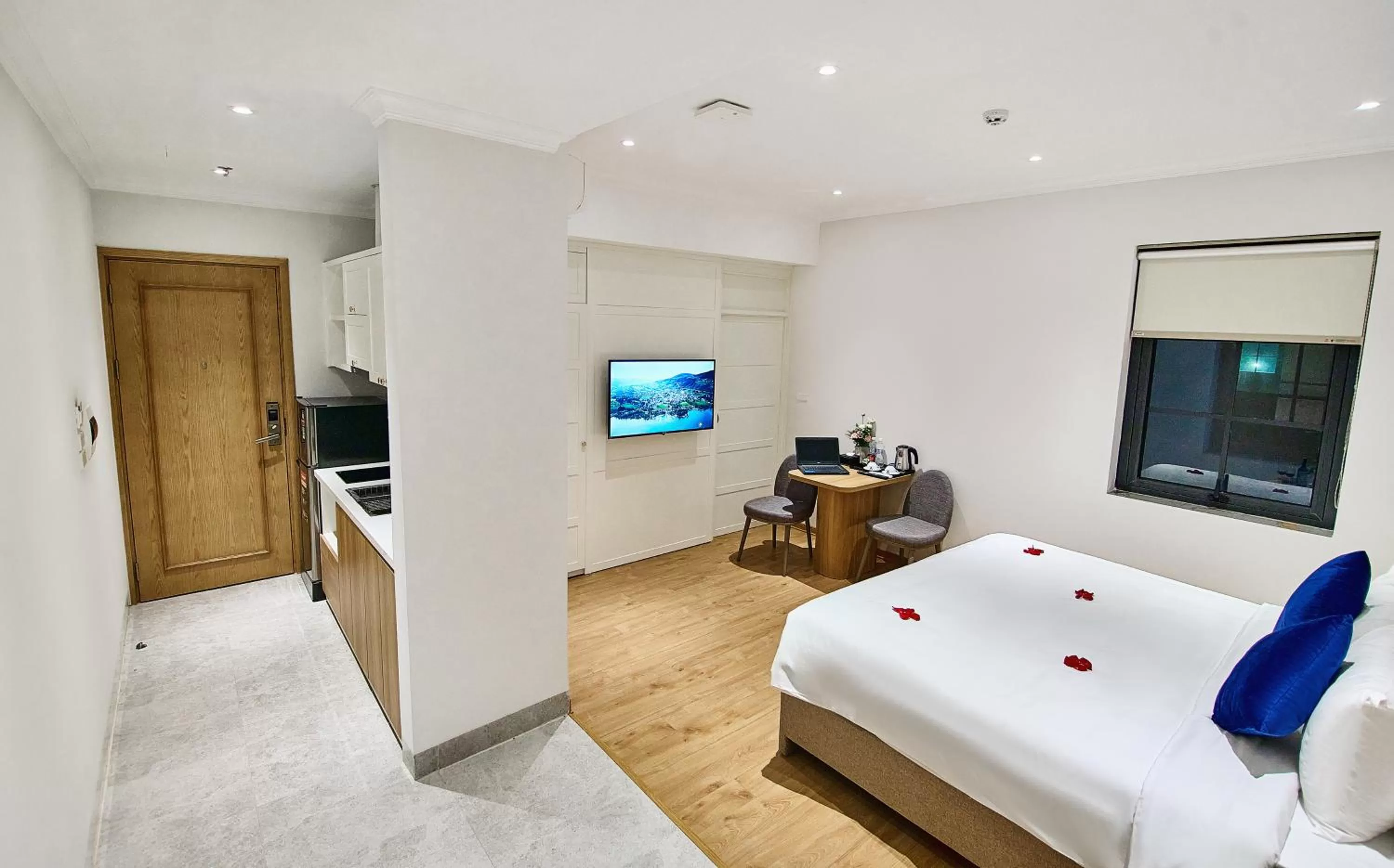 Living room, Bed in The Yen Residences Halong