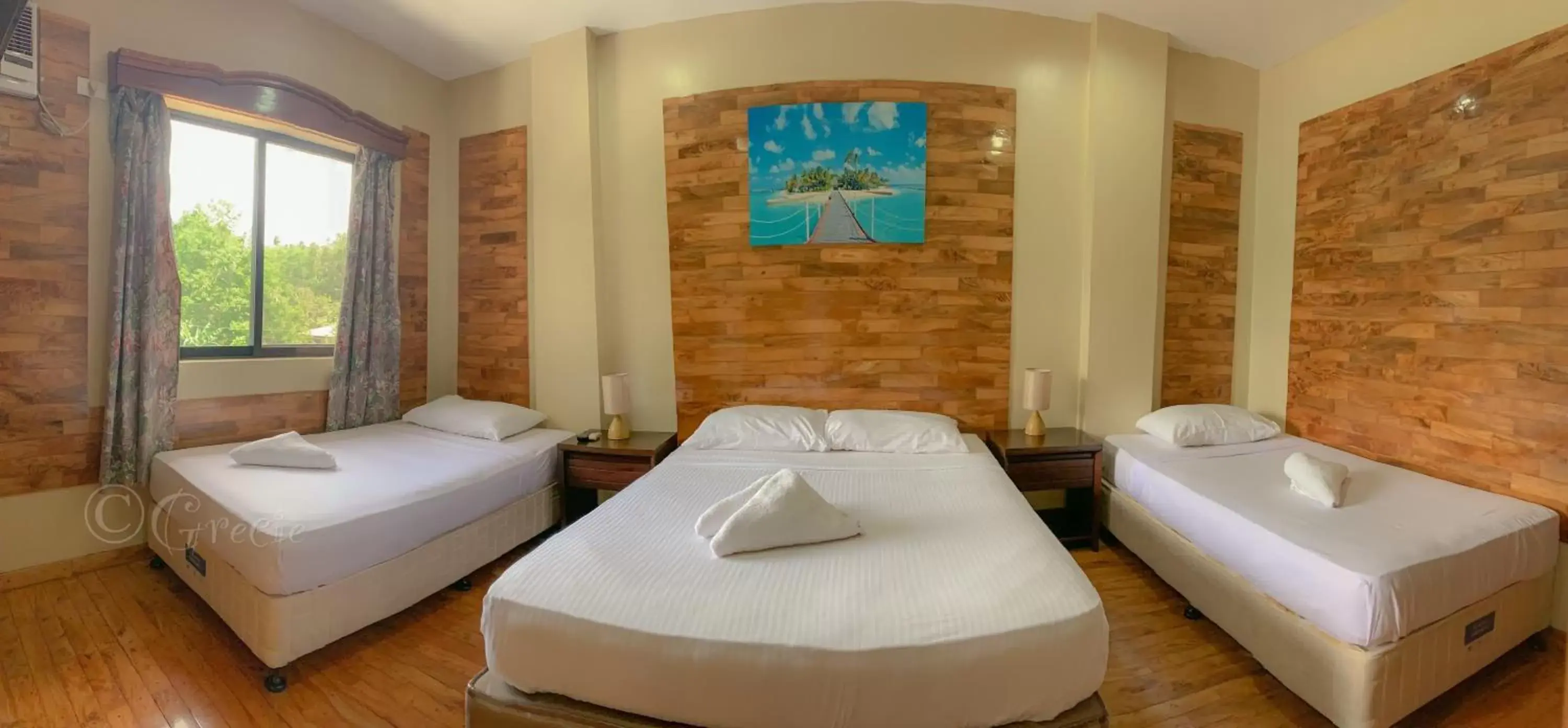 Suite with Balcony in Mabini Hotel Suite with Balcony in Mabini Hotel