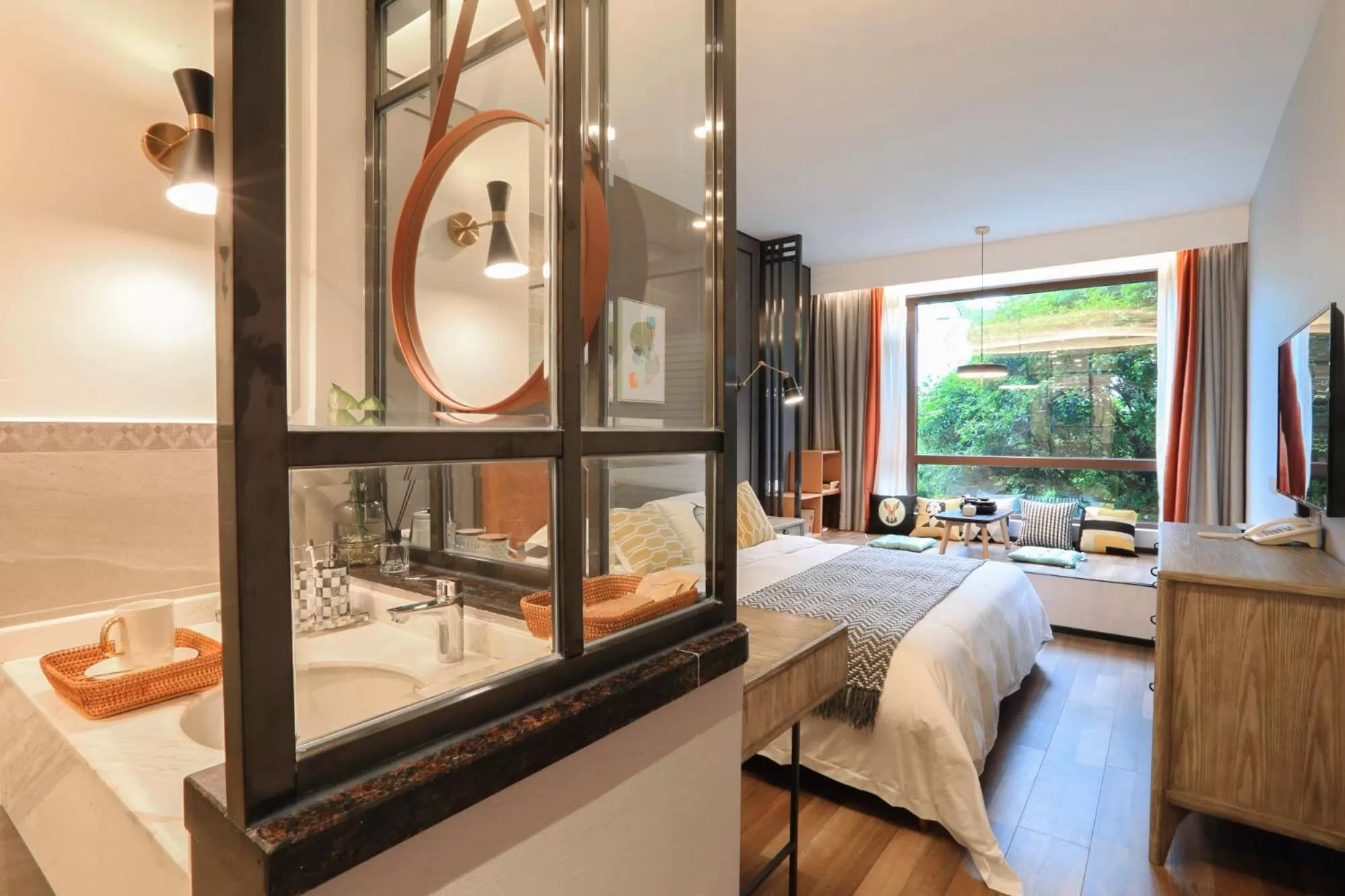 Photo of the whole room, Bed in Li River Resort Villa Hotel