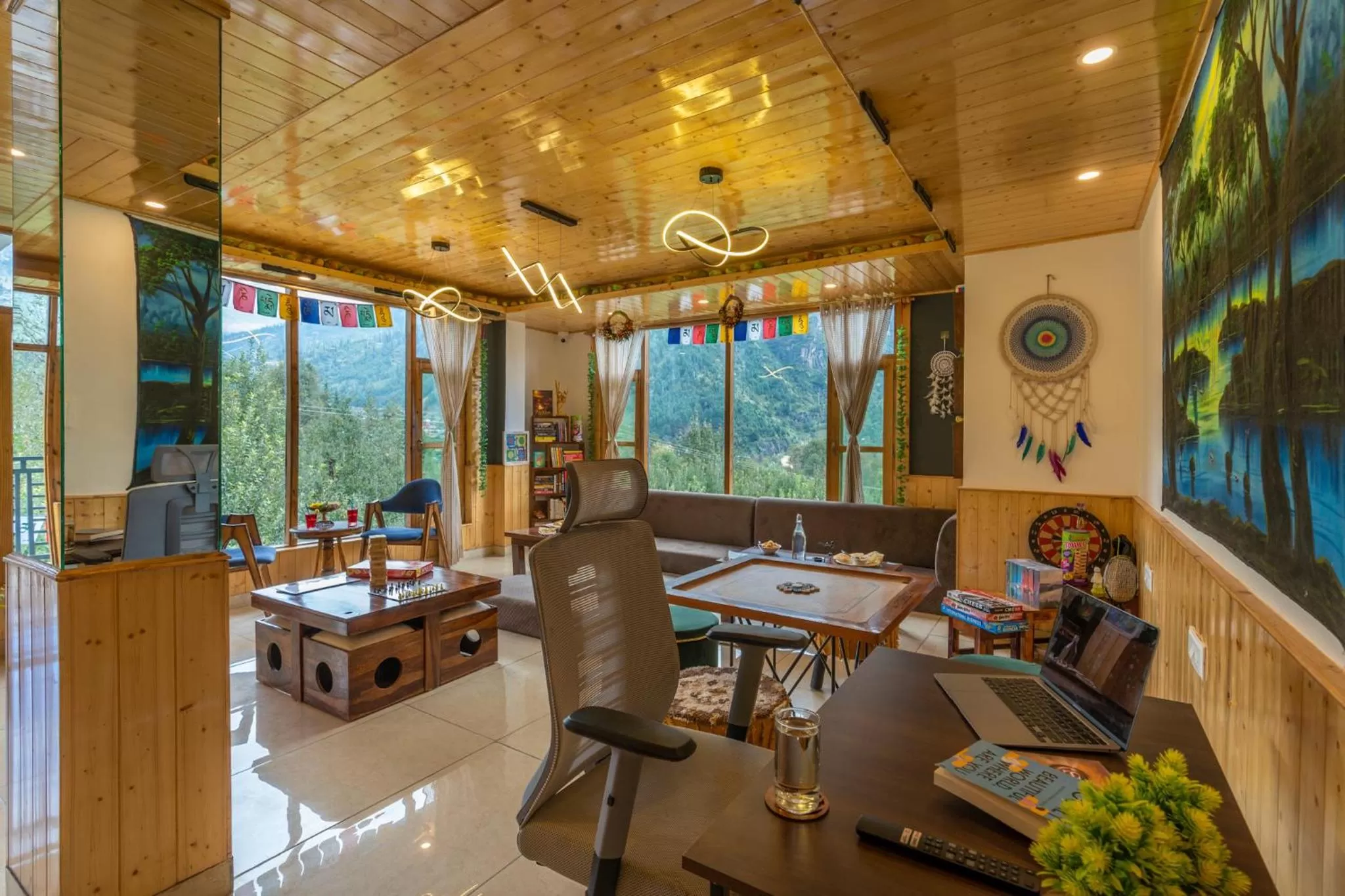 TV and multimedia in The 14 Gables, A Boutique Stay