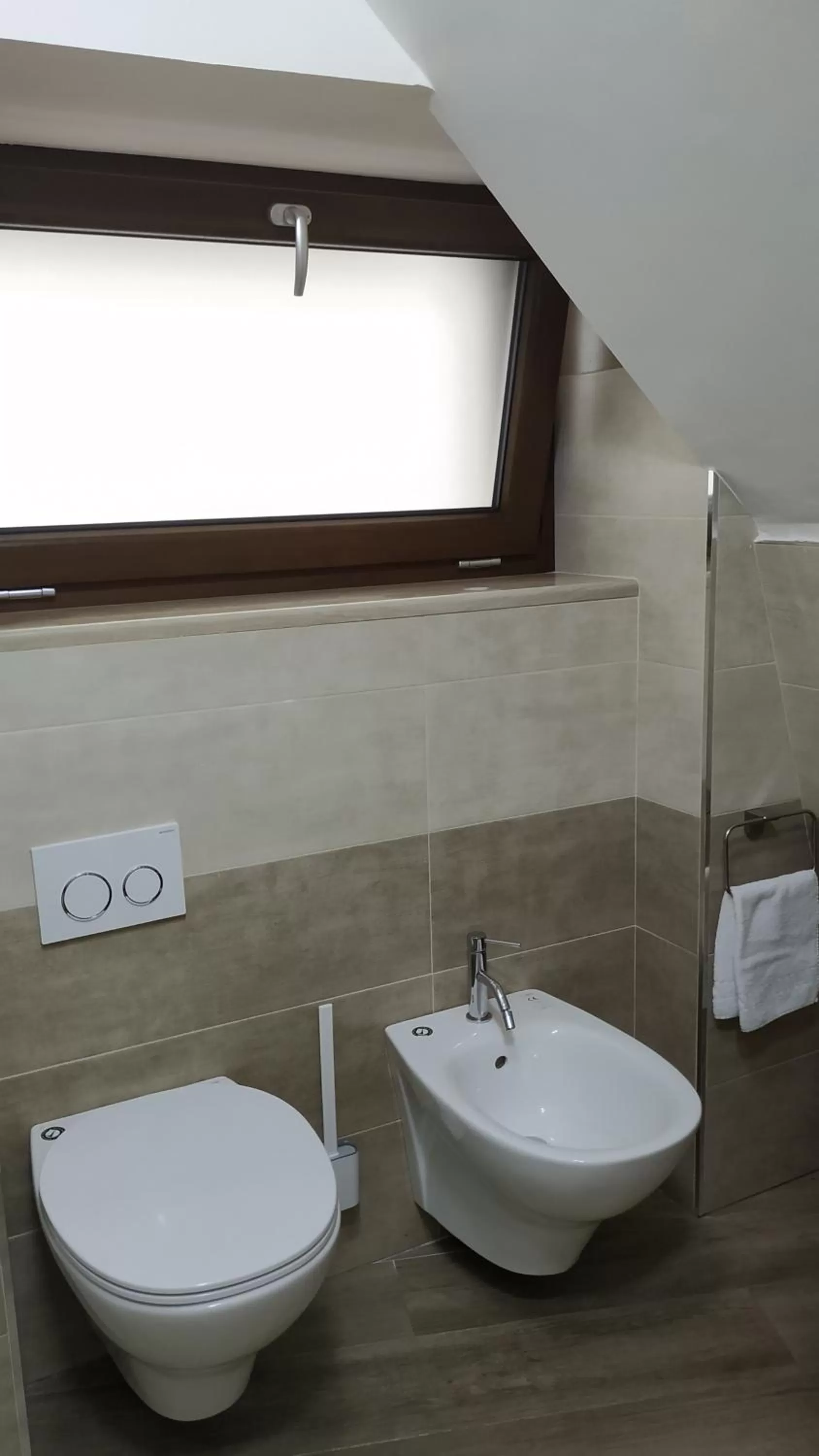 Toilet in Comeacasa B&B