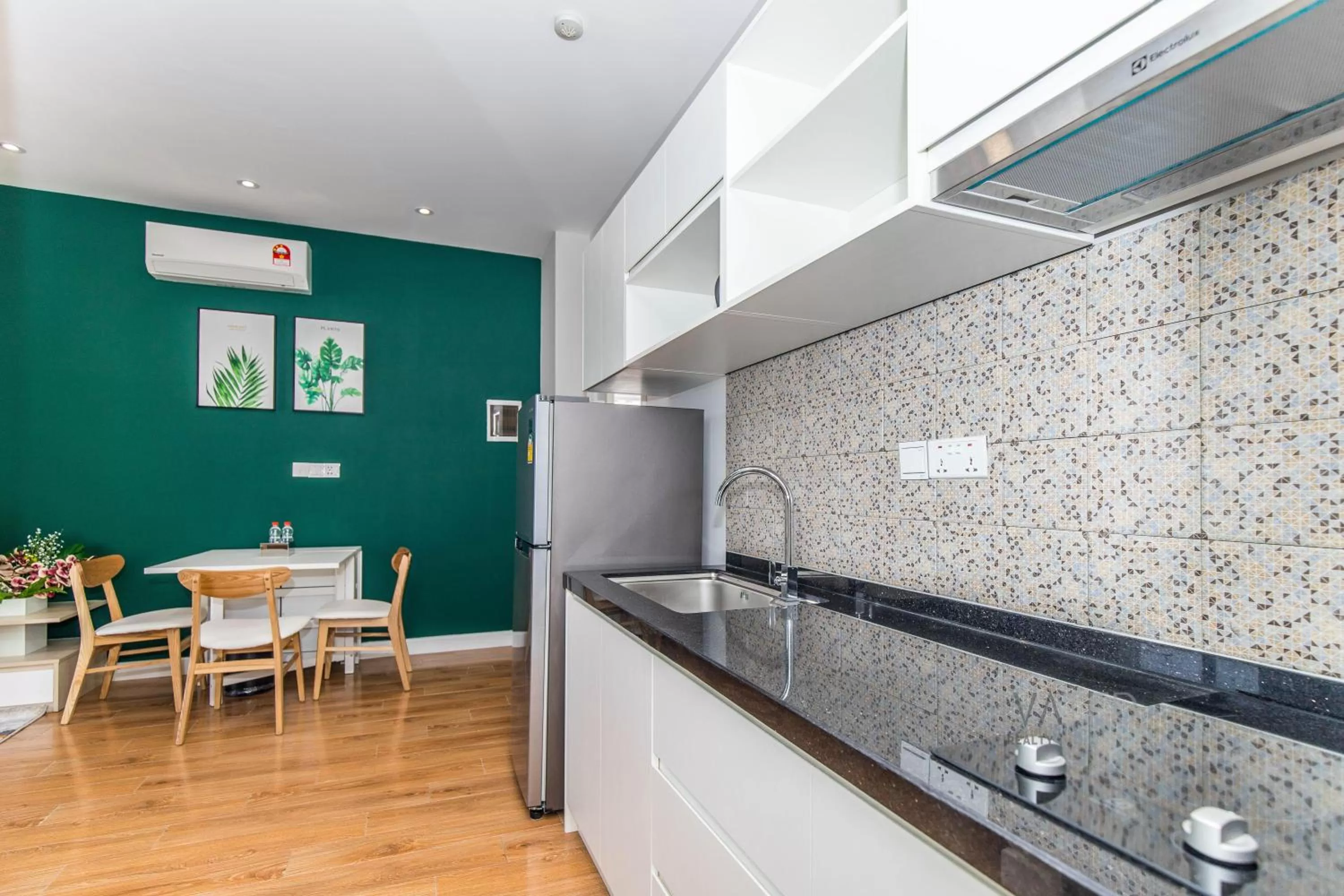 Kitchen or kitchenette in Helen Fin Inn & Apartment