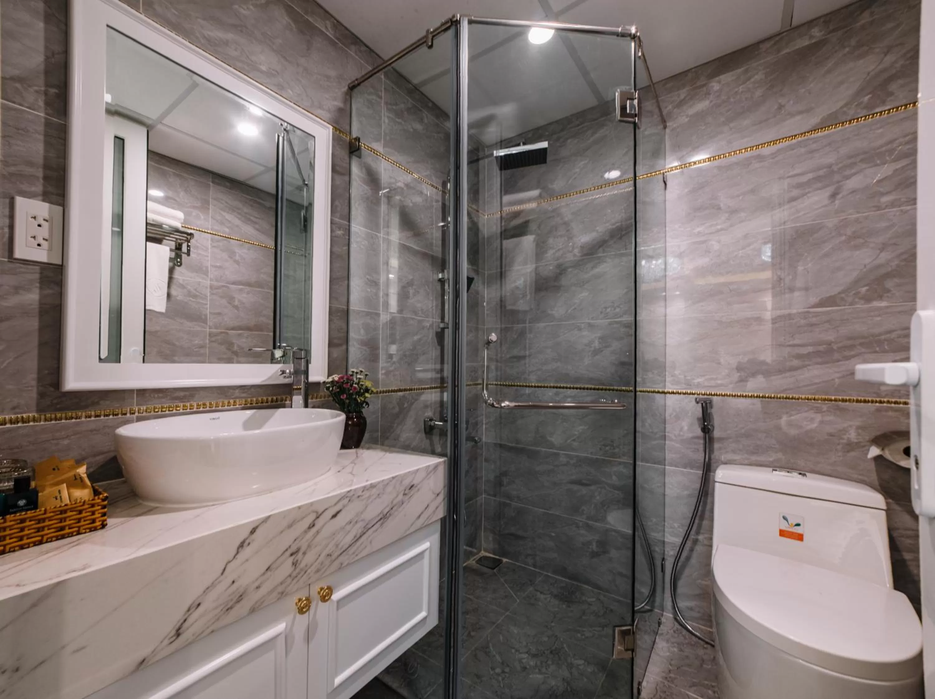 Bathroom in Saigon Hanoi Central Hotel