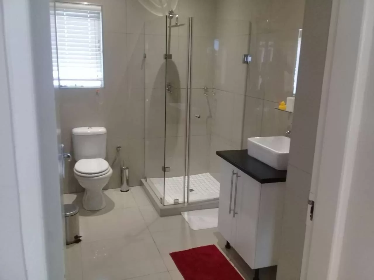 Shower in Apollo Hotel