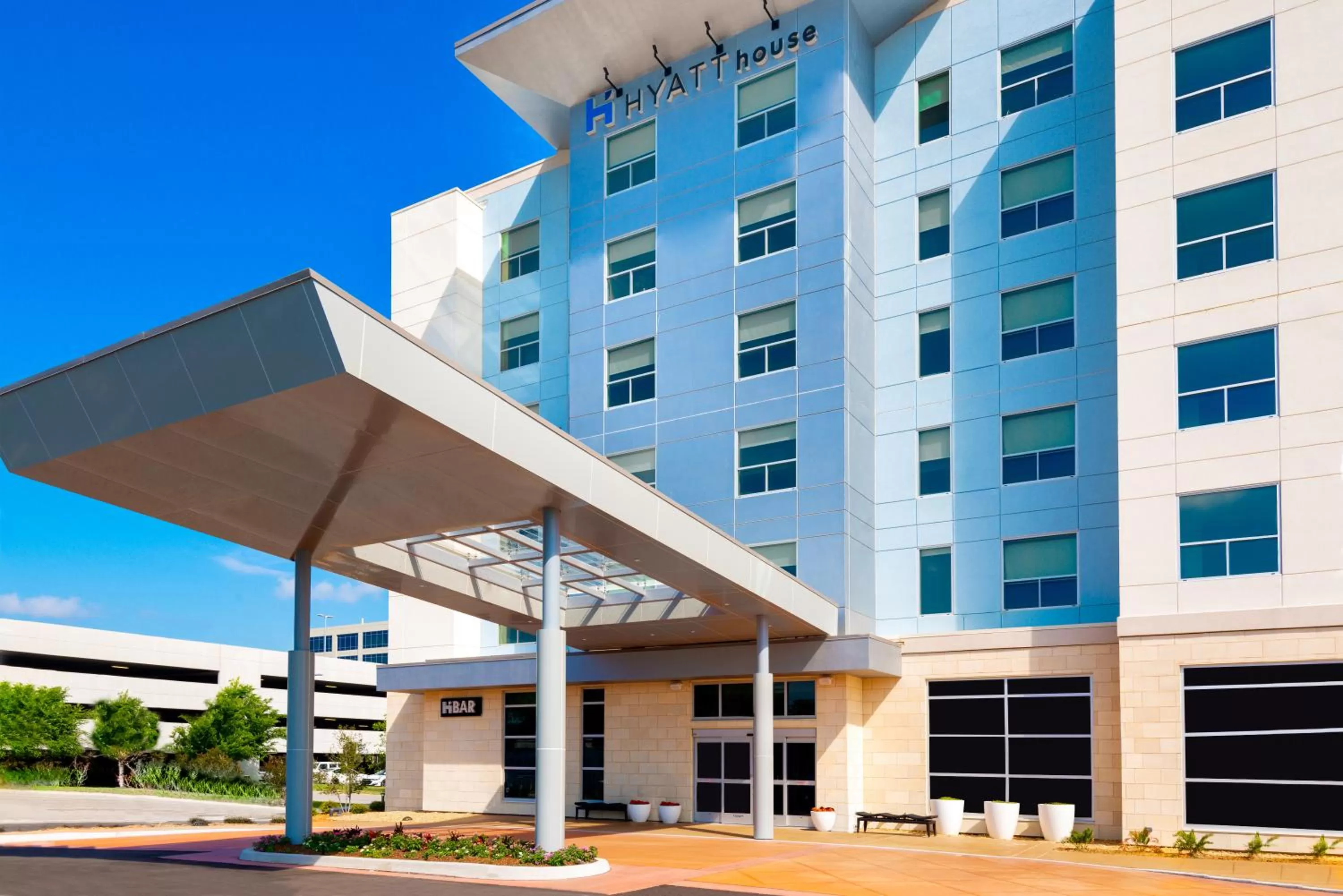Property building in Hyatt House Tampa Airport/Westshore