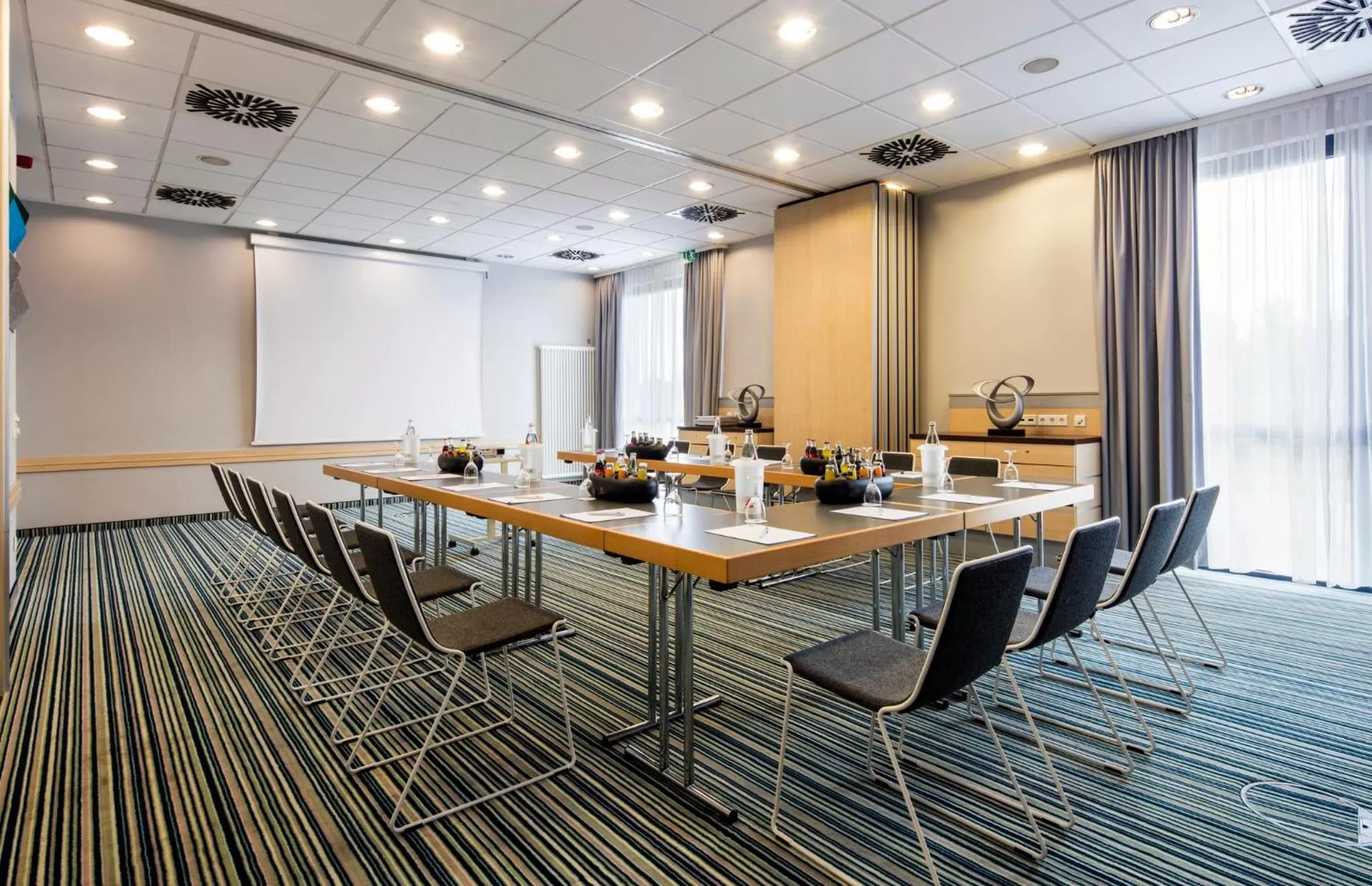 Meeting/conference room in Holiday Inn Express München Messe by IHG