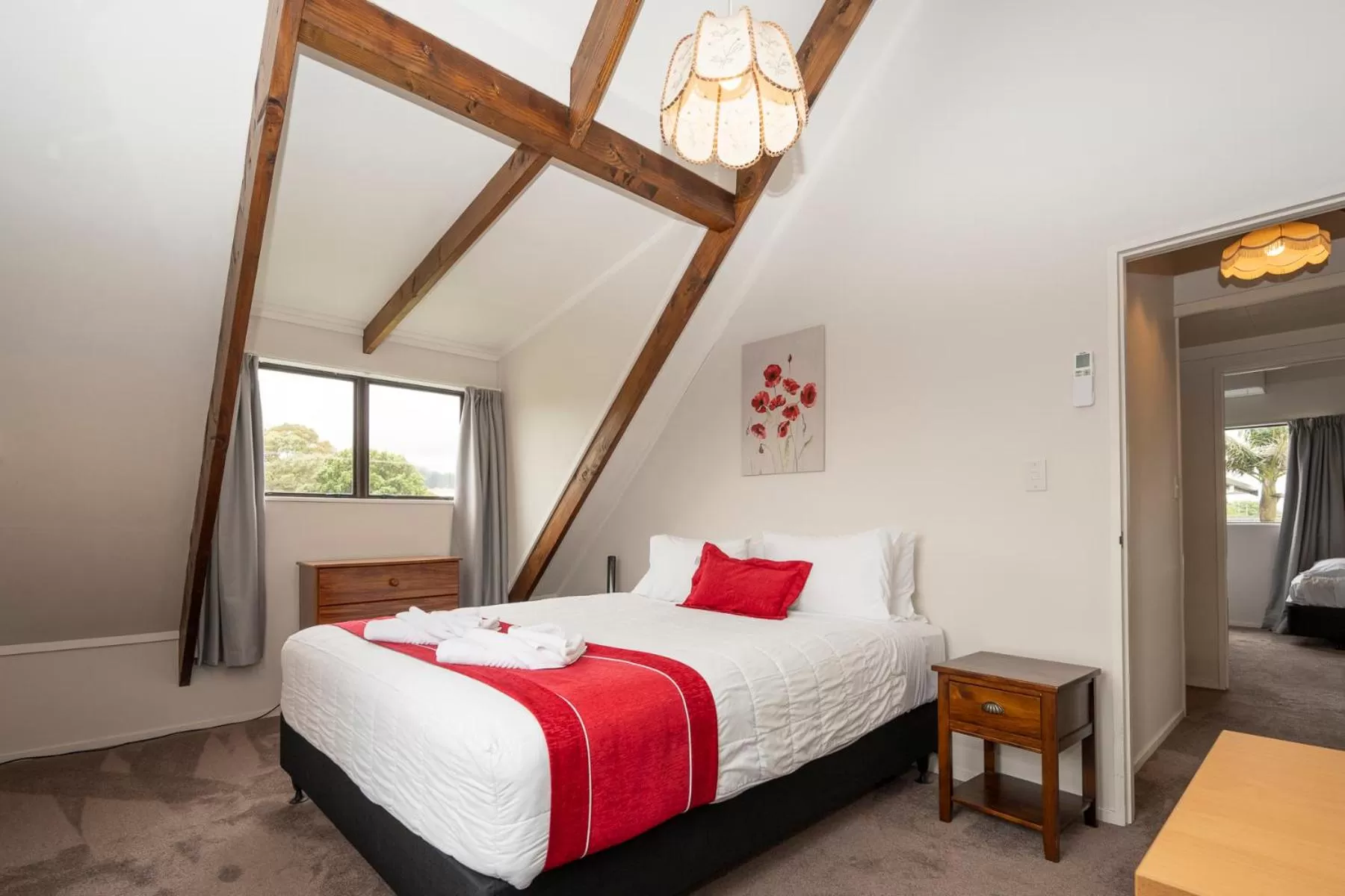 Bed in Tudor Park Motel Spacious with kitchens 1 minute walk to restaurant and shopping centre and Gisborne Hospital