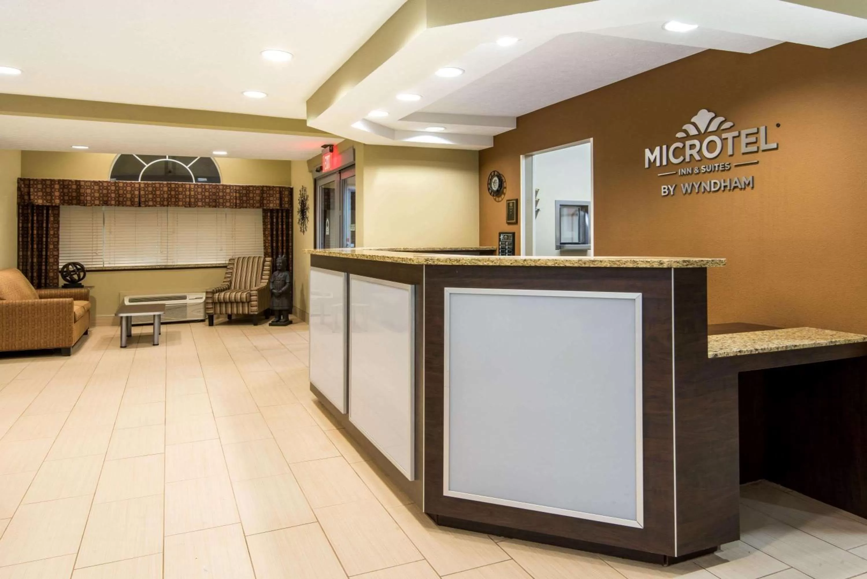 Lobby or reception in Microtel Inn and Suites North Canton