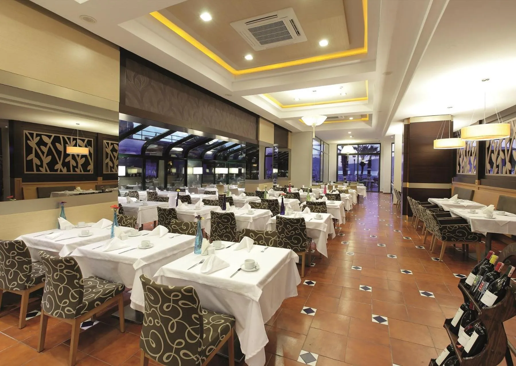 Restaurant/places to eat in Cettia Beach Resort