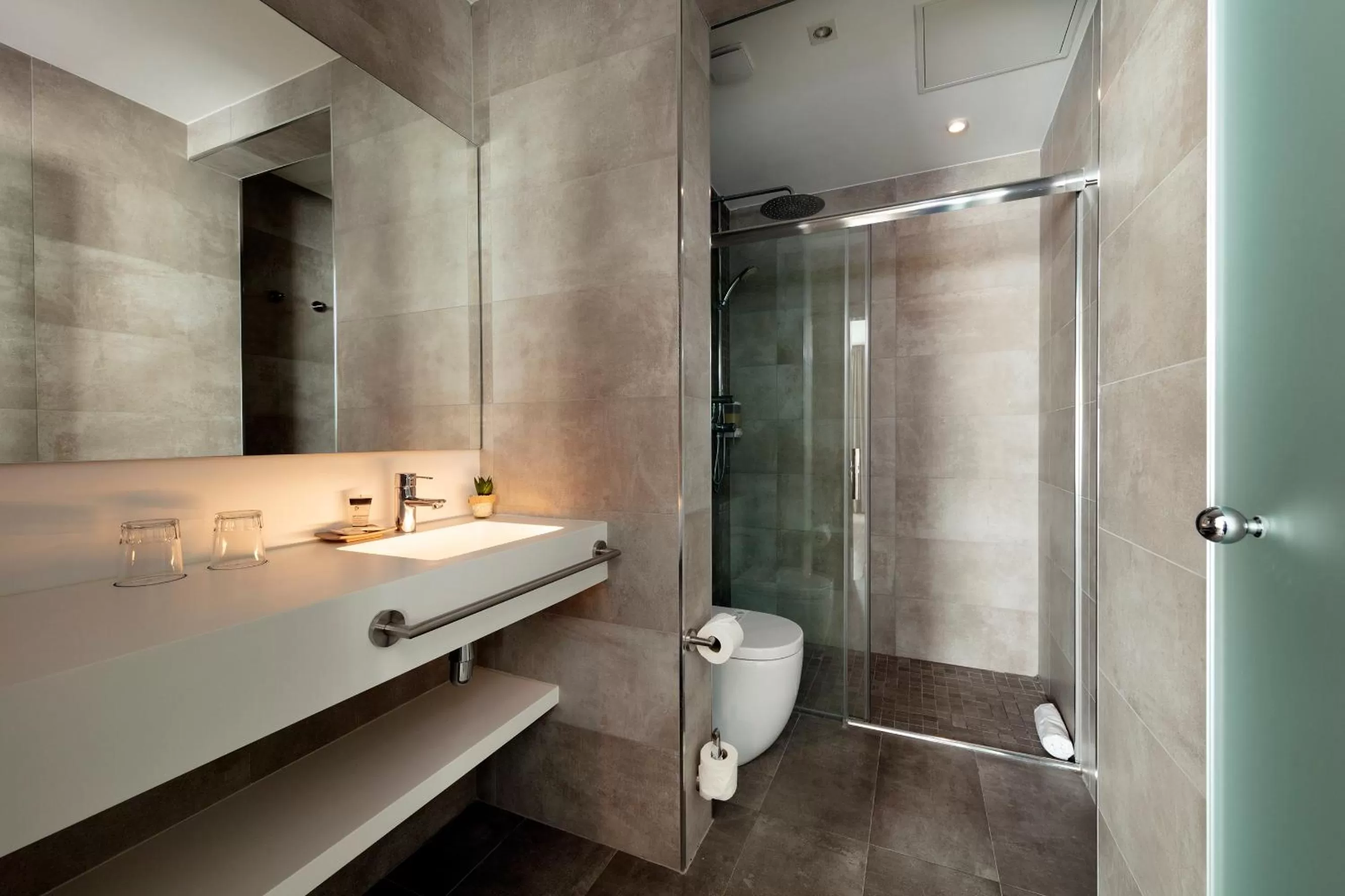 Bathroom in Hotel Oasis