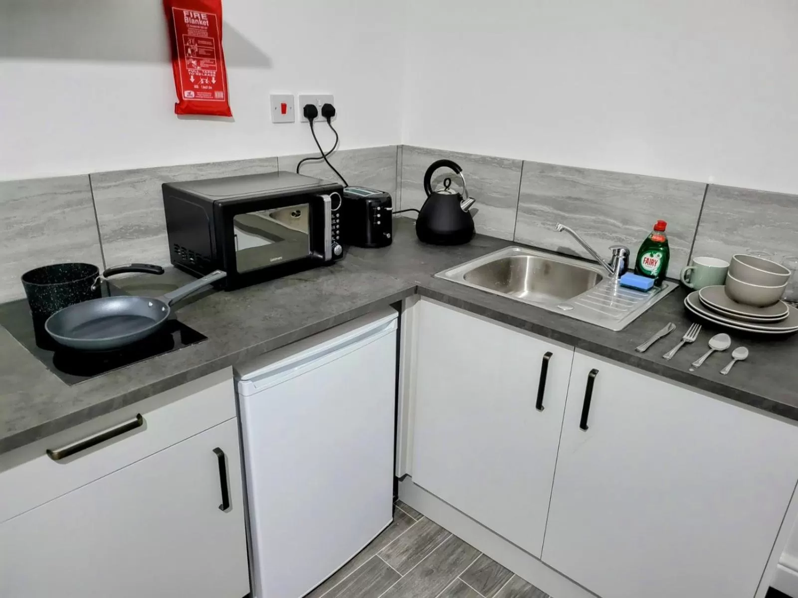 Kitchen or kitchenette in Easy Living Nottingham - Burns Street