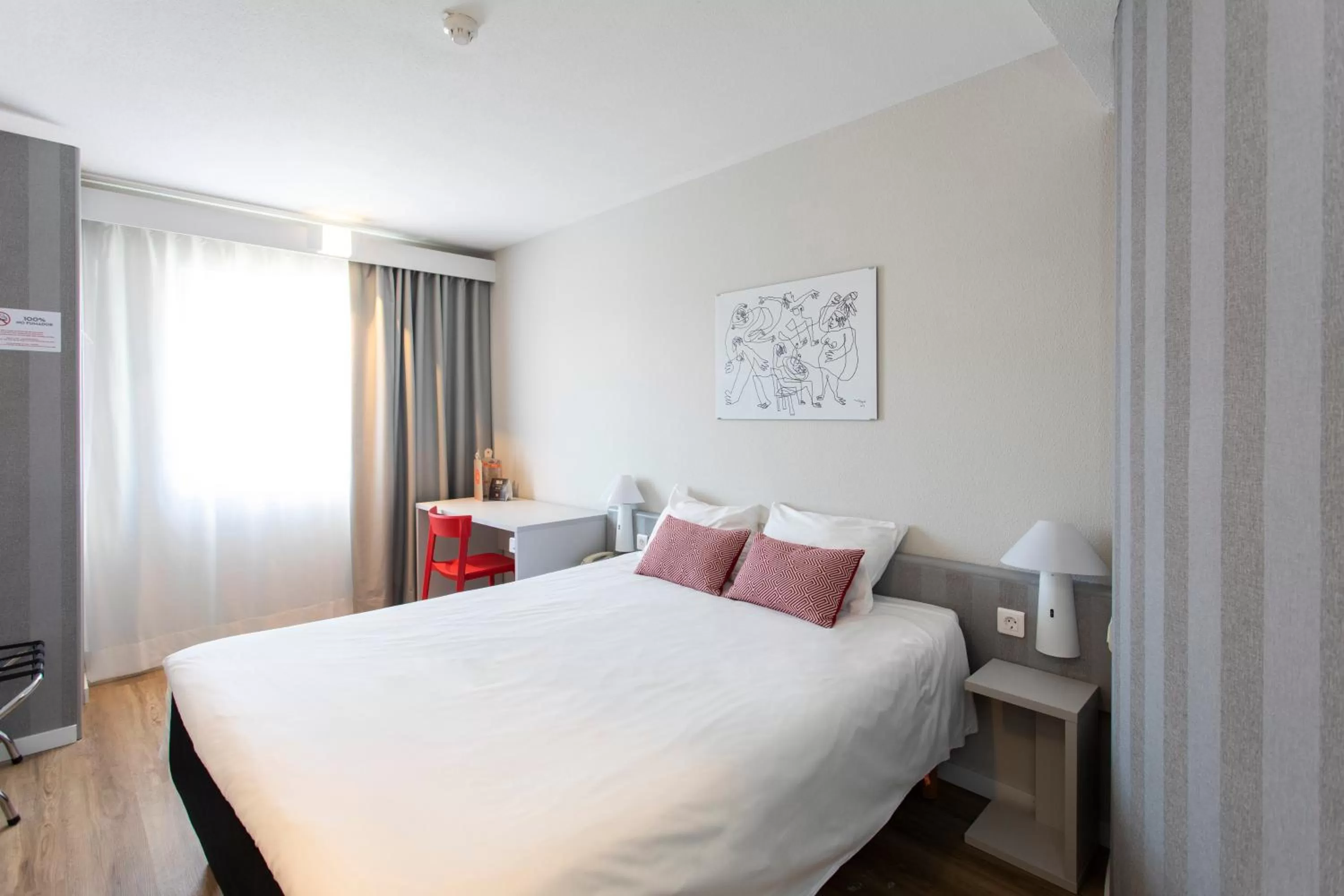 Bed in Ibis Valencia Alfafar