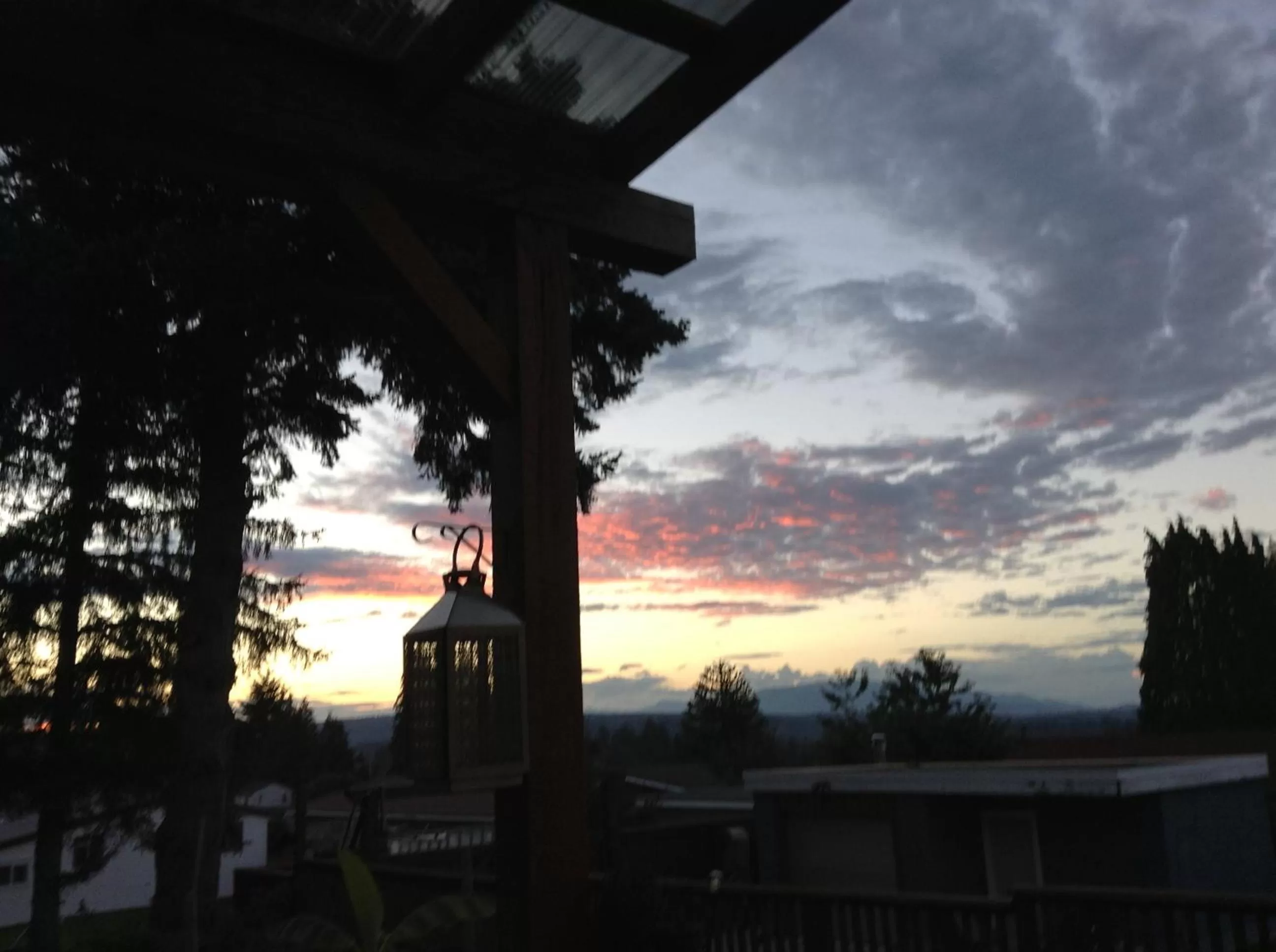 Sunset, Sunrise/Sunset in Money Pennies Bed and Breakfast