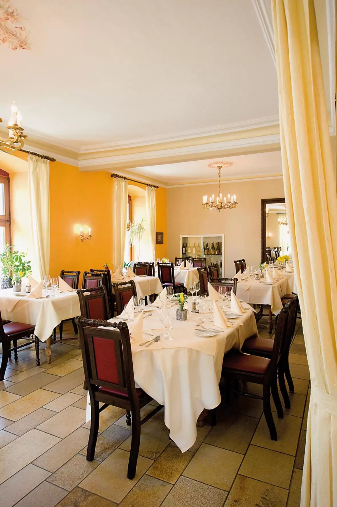 Restaurant/places to eat in Weinhotel St. Stephanus