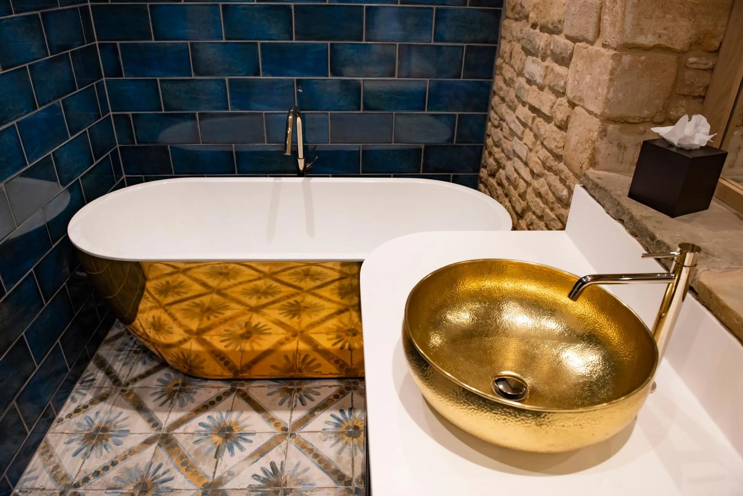 Bathroom in The Haycock Manor Hotel
