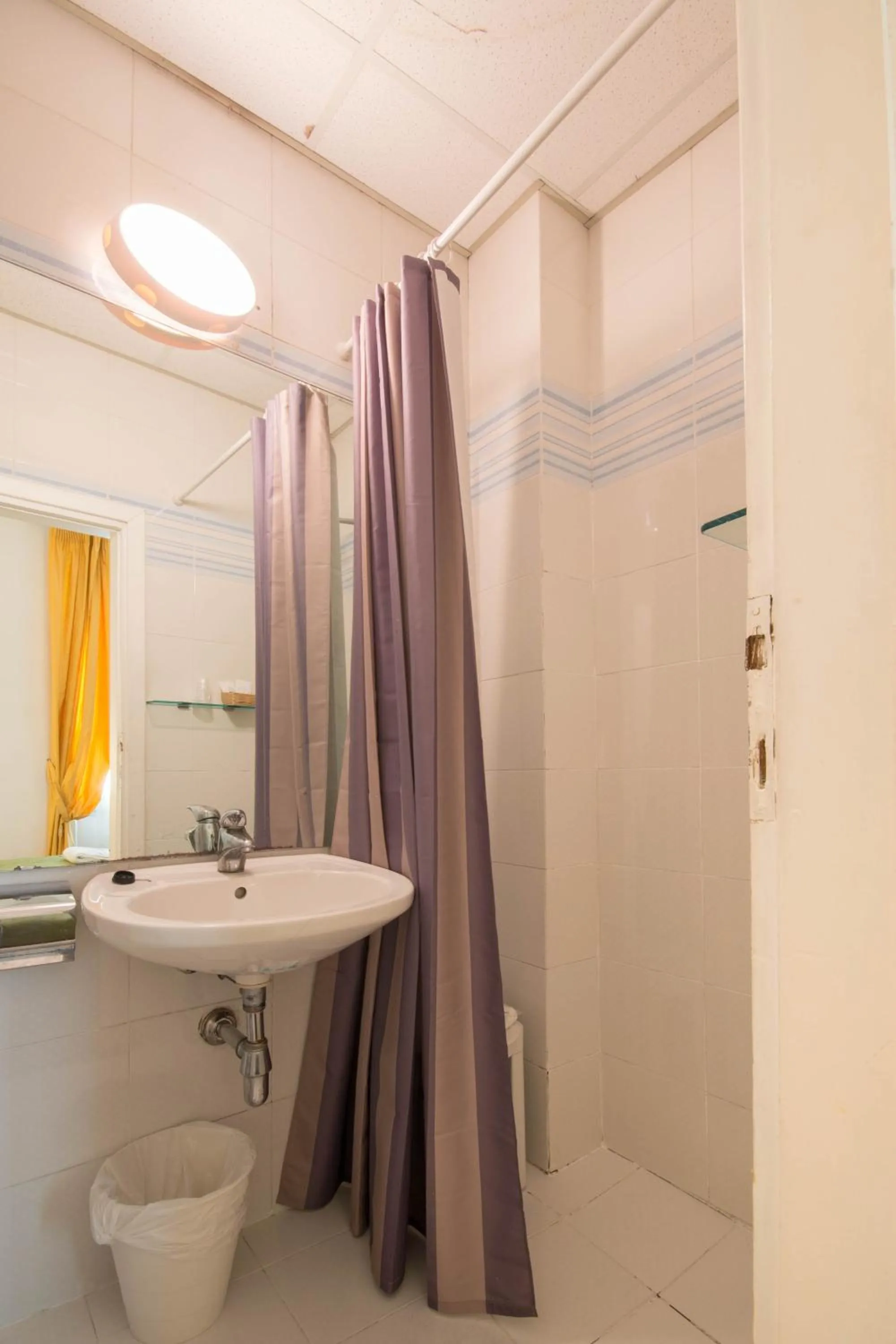 Bathroom in Hotel Rex