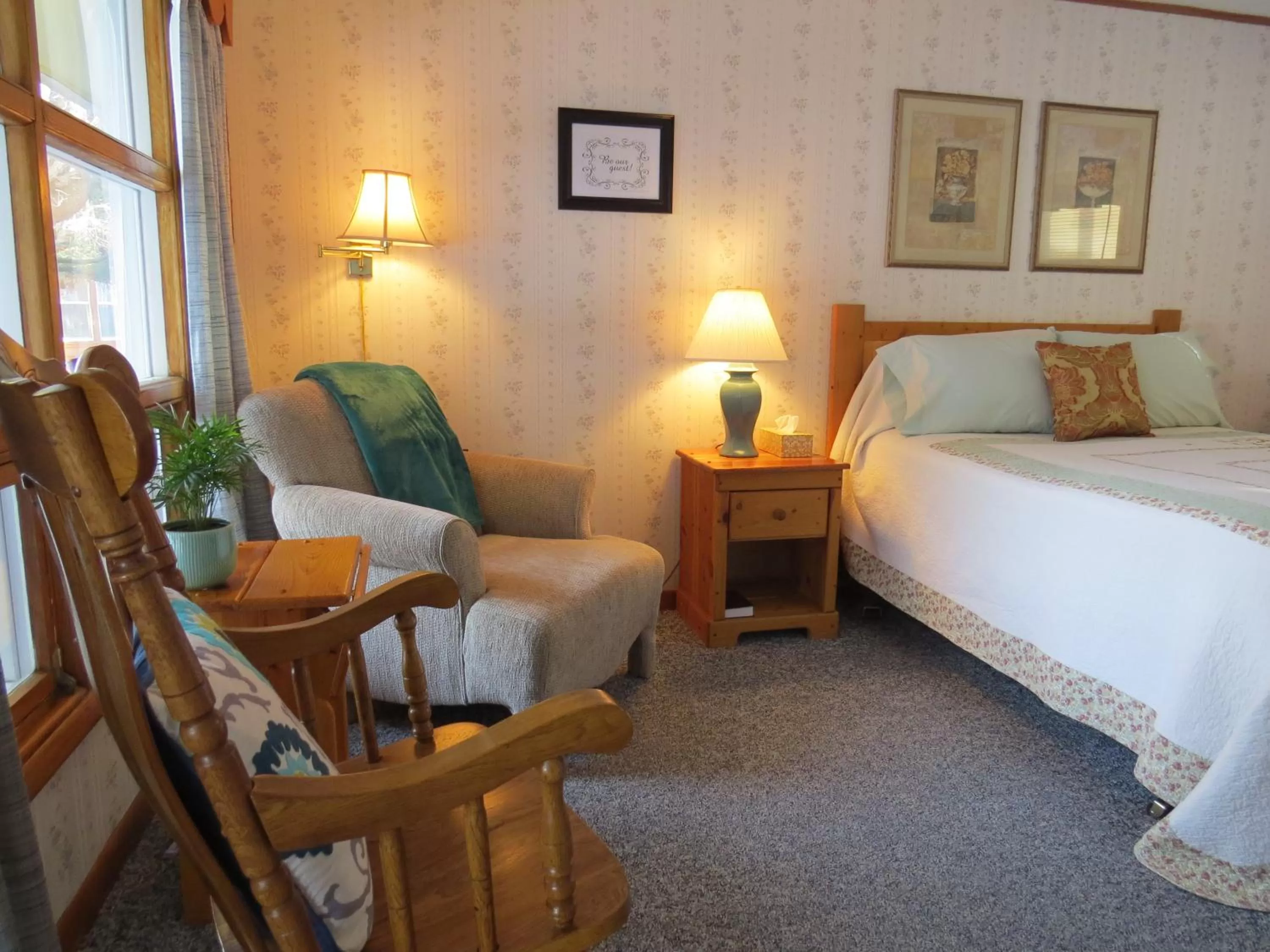 Photo of the whole room, Bed in The Pines Country Inn
