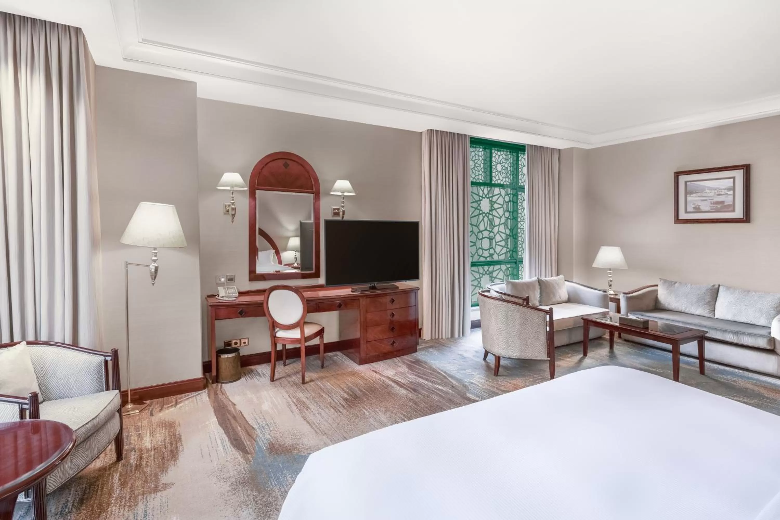 TV and multimedia, Bed in Madinah Hilton Hotel