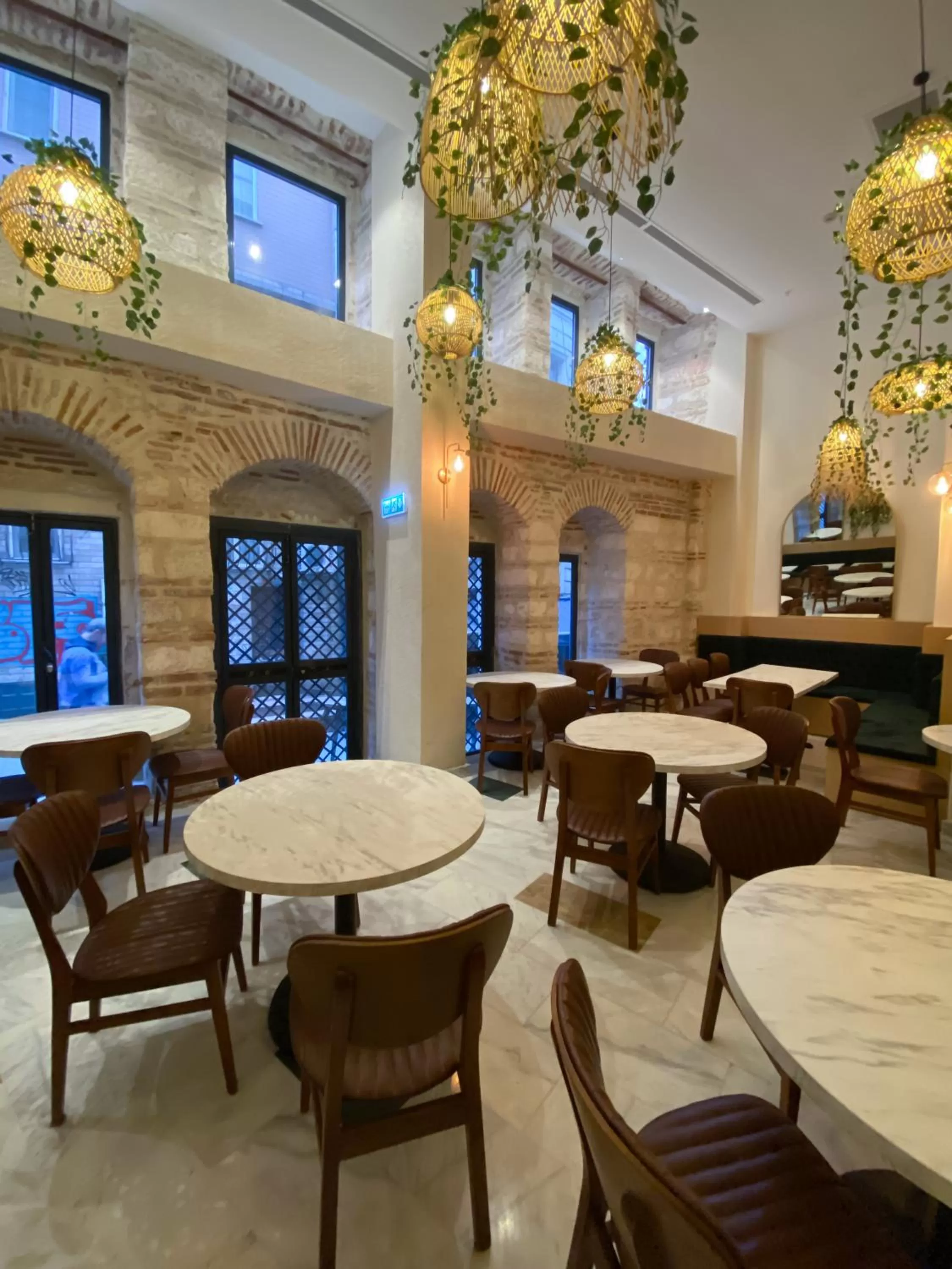 Restaurant/places to eat in Pera Rasso Hotel