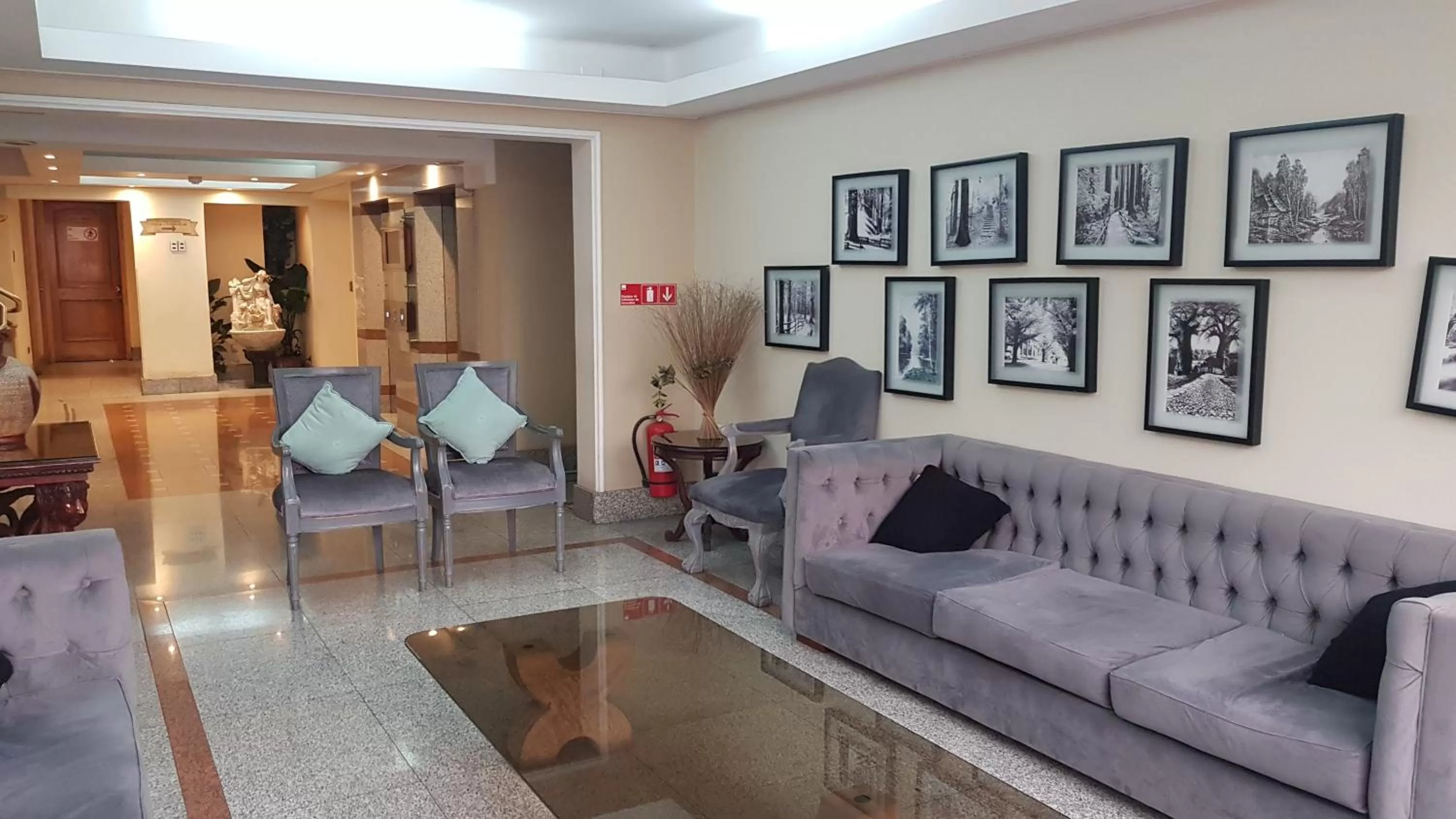 Communal lounge/ TV room in Hotel Libertador