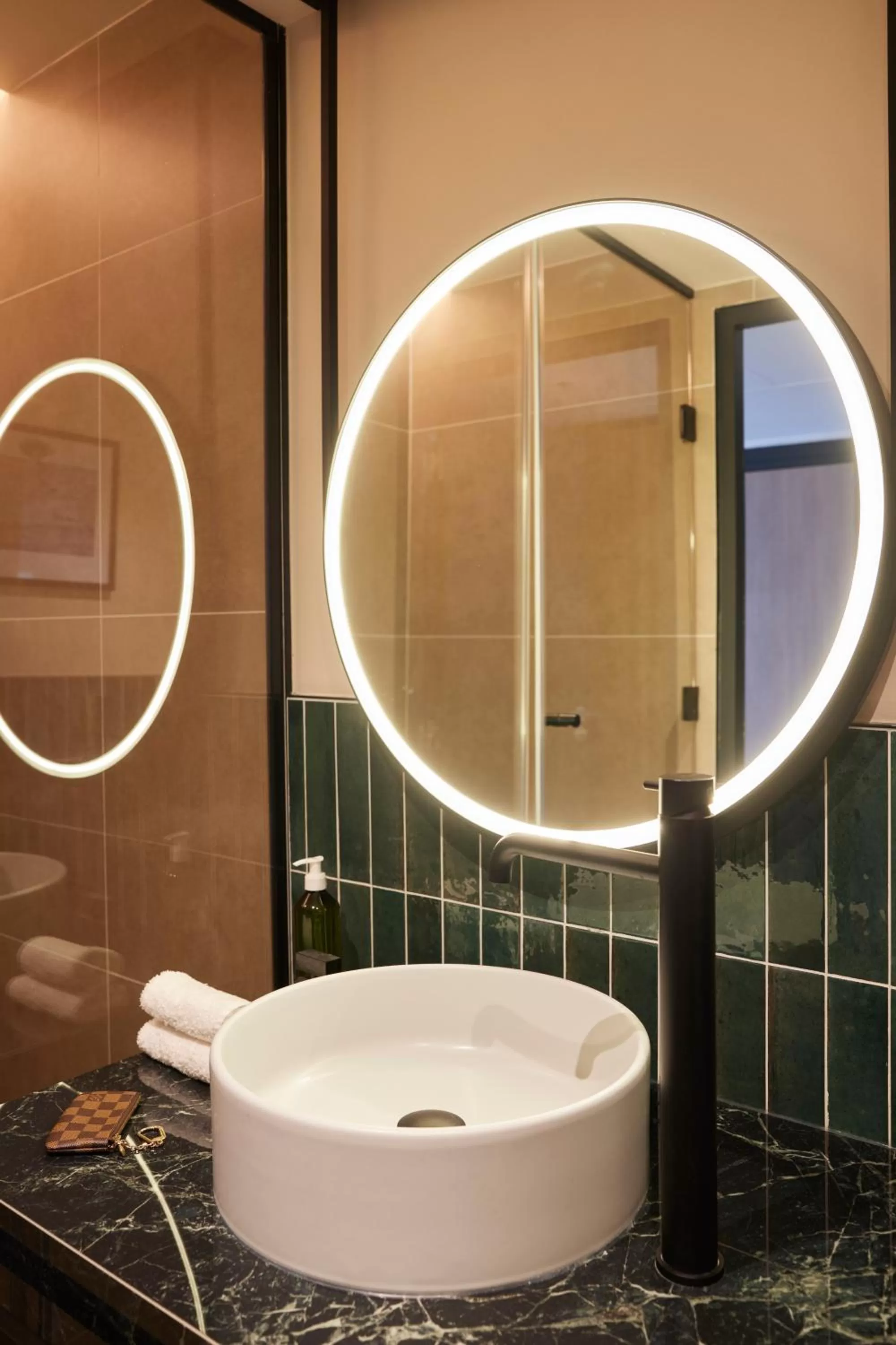 Bathroom in Le Parchamp, a Tribute Portfolio Hotel, Paris Boulogne