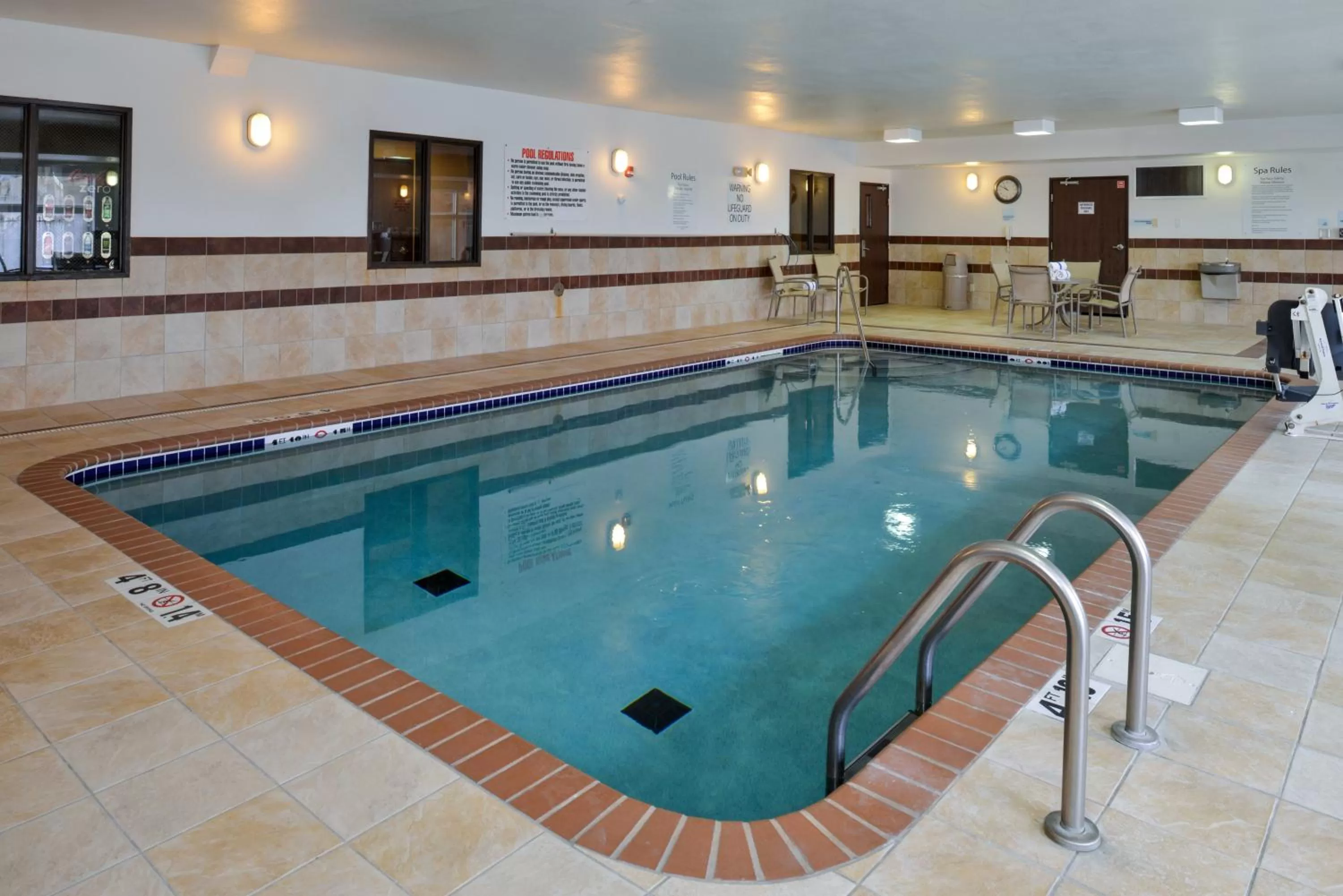 Swimming pool in Holiday Inn Express Hotel & Suites Cherry Hills by IHG