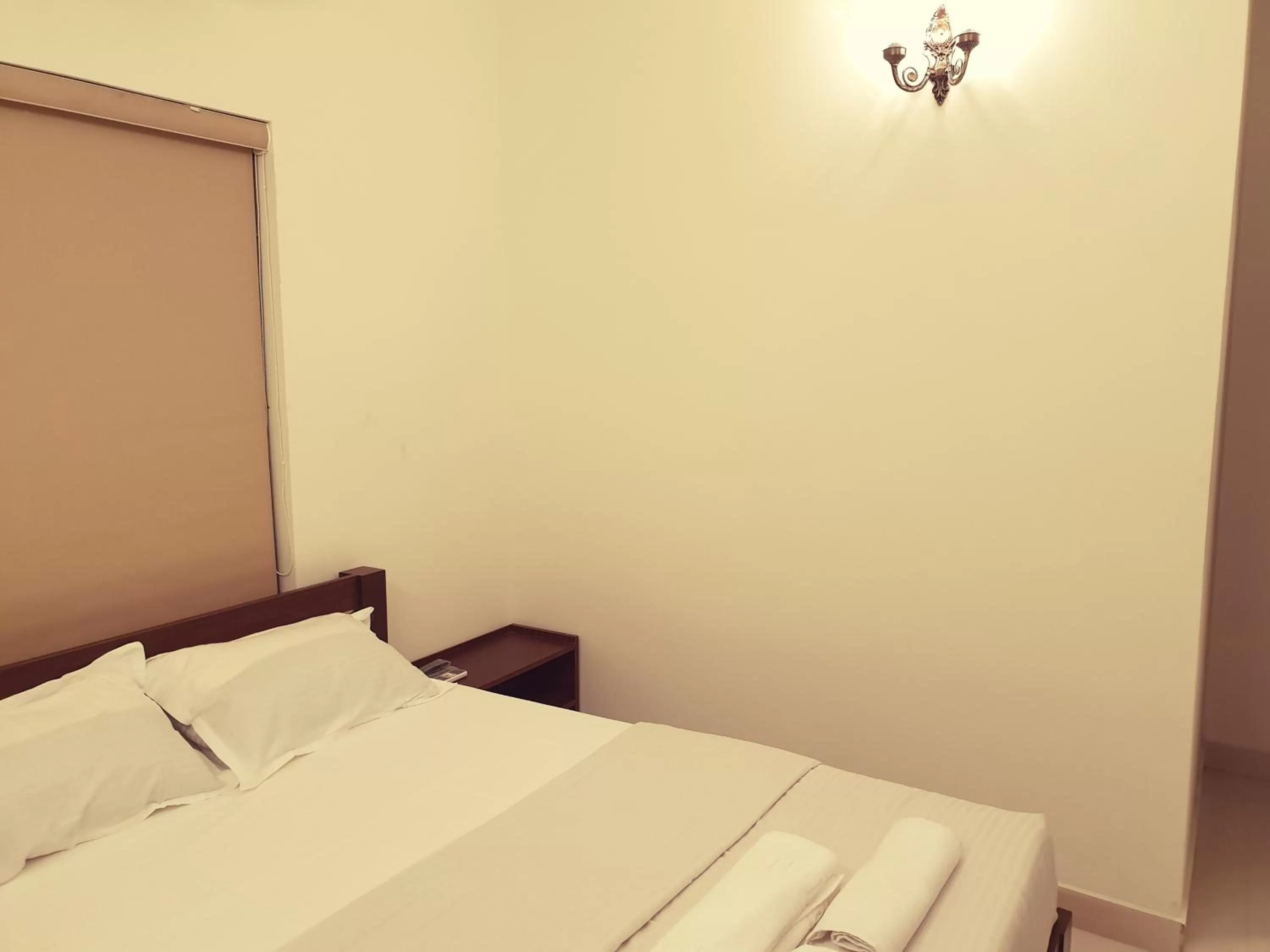 Bedroom, Bed in Chippy Inn