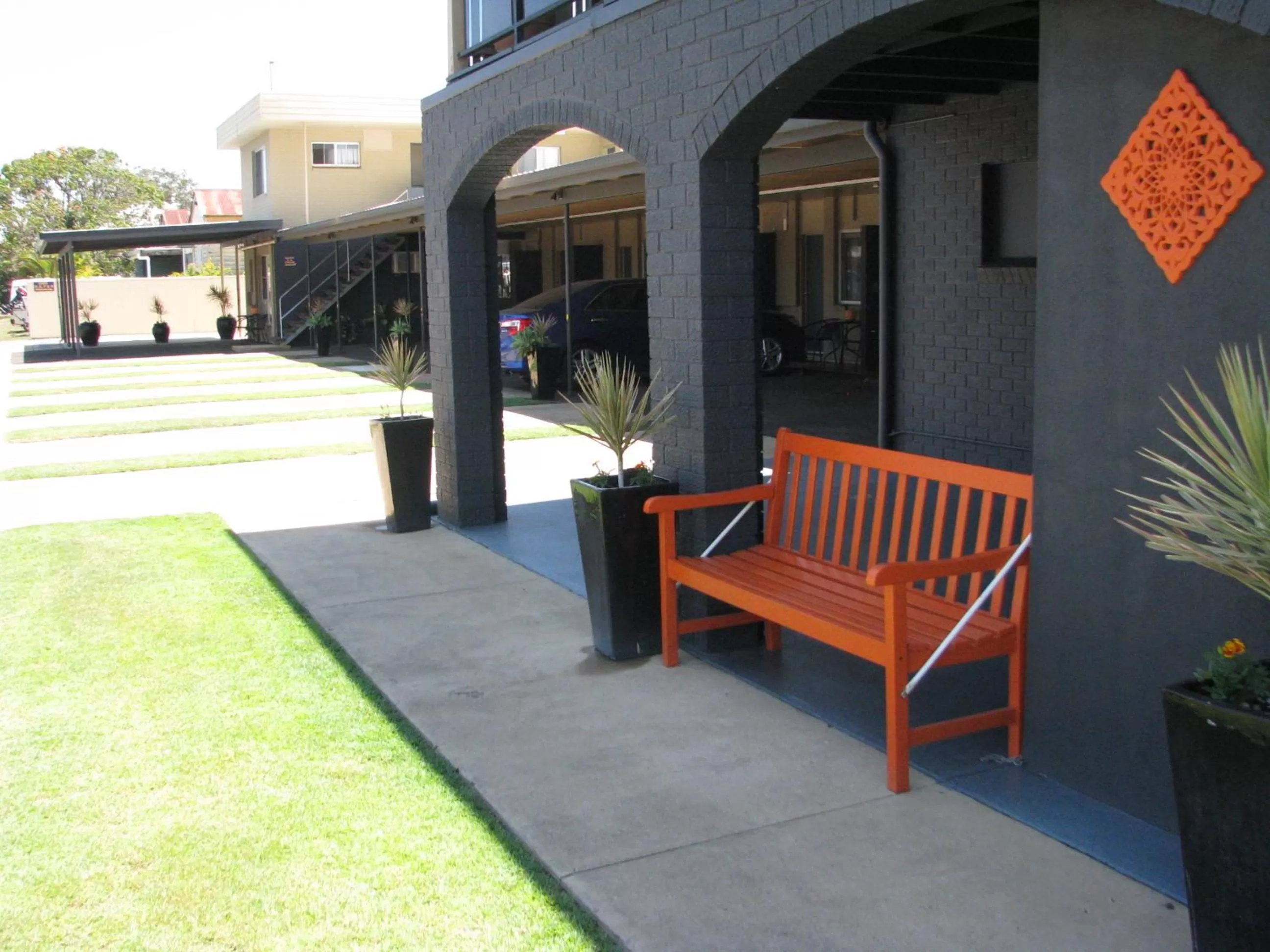 Facade/entrance in Charm City Motel