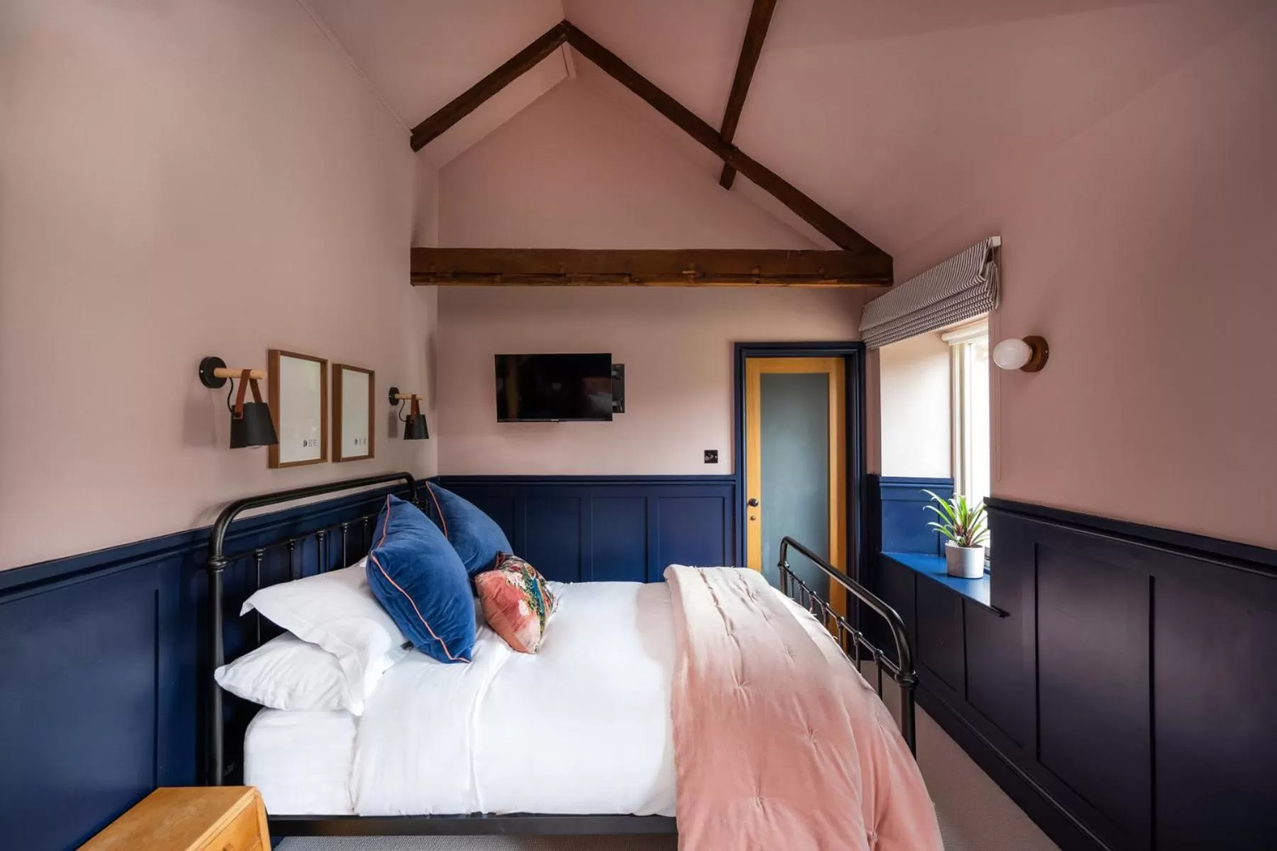 Bed in The Queens Chew Magna