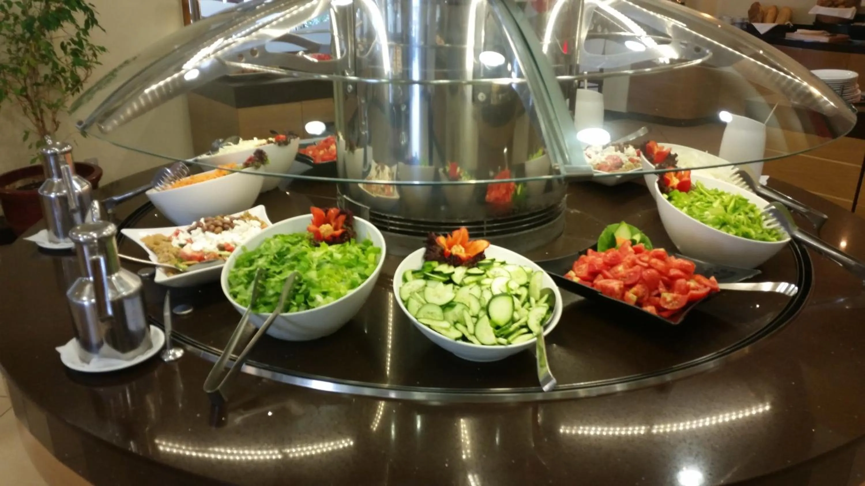 Food in Europa Beach Hotel