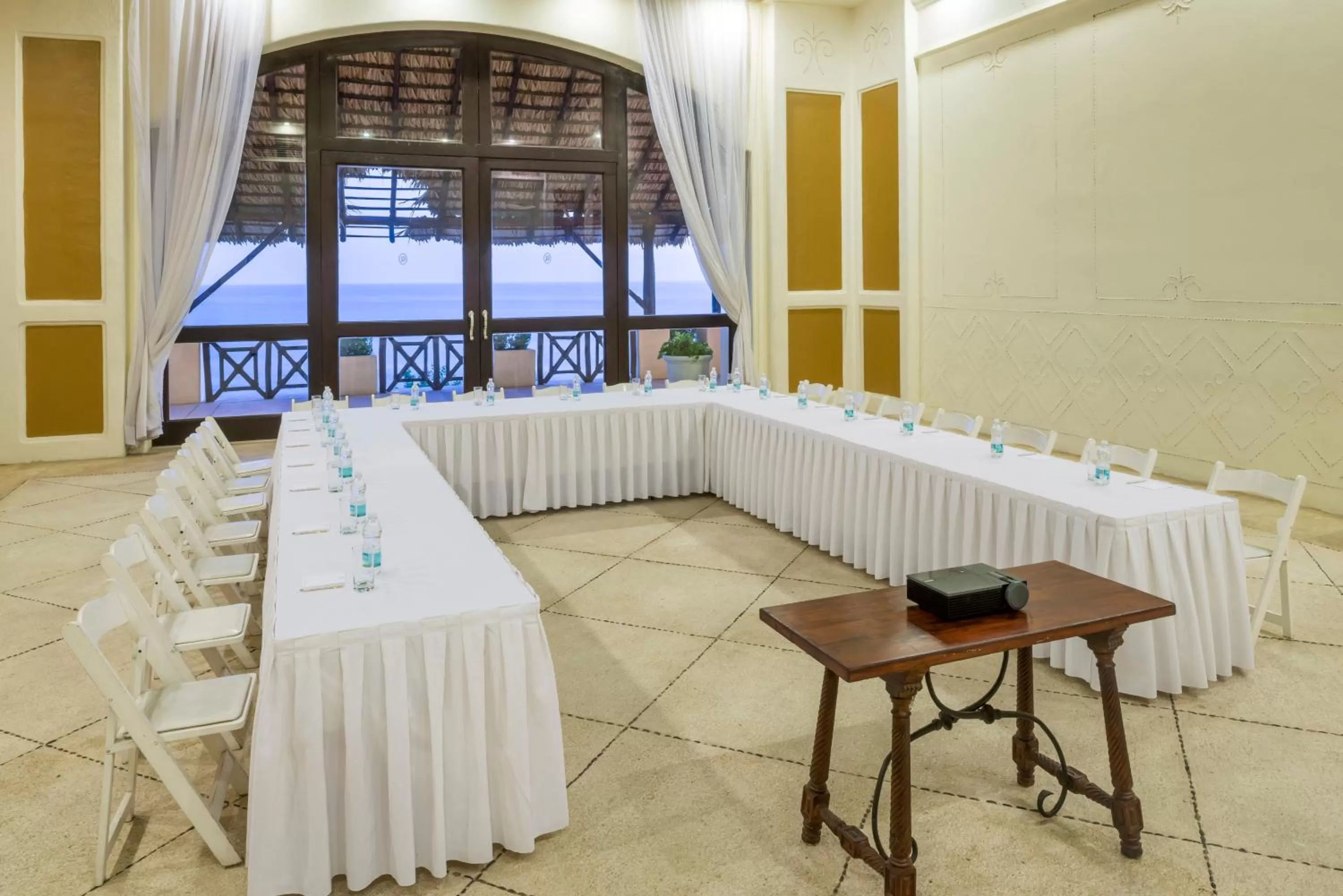 Meeting/conference room in Quinta Real Acapulco